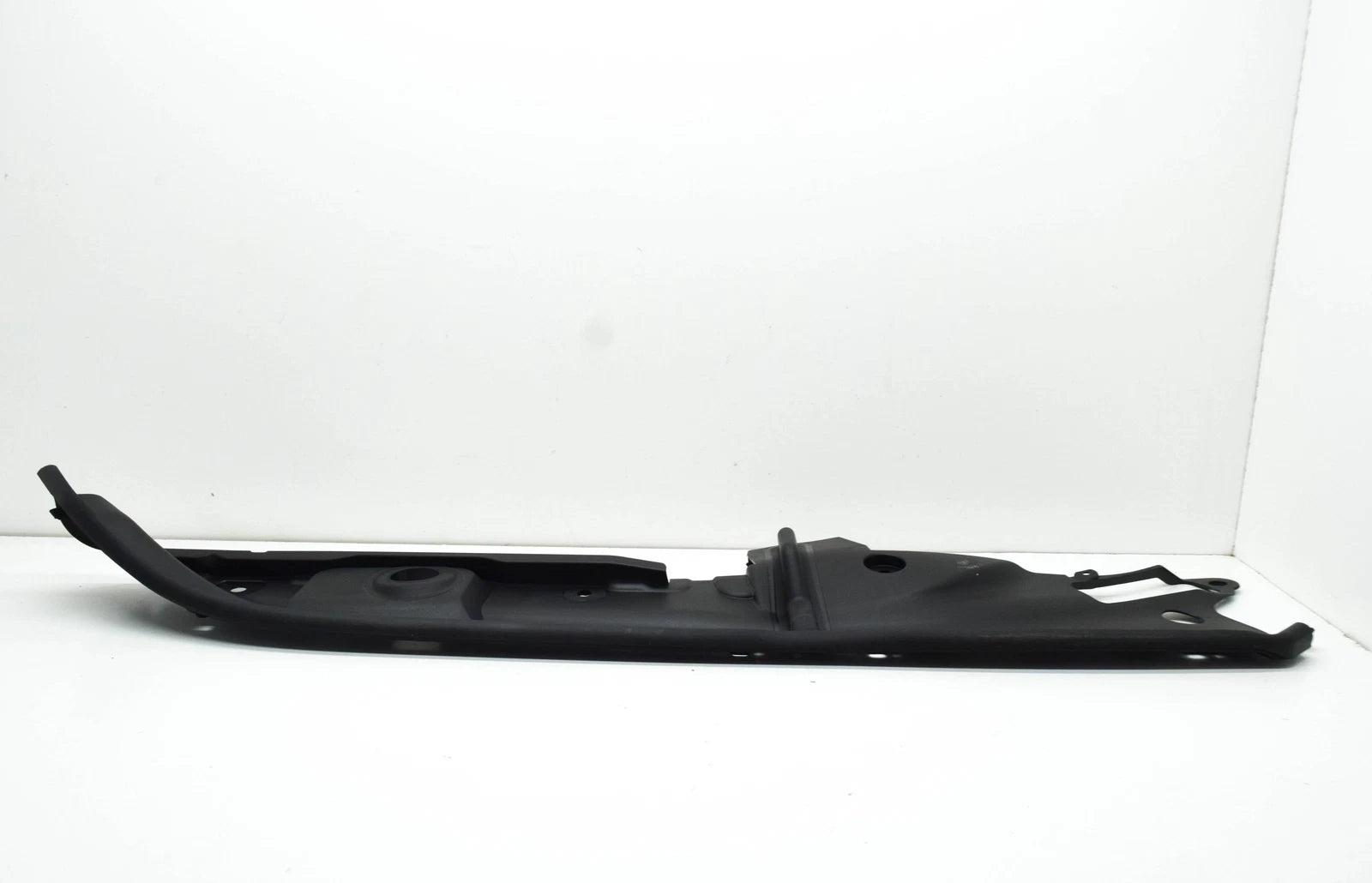 NEW BMW 7 G11, G12 RIGHT SIDE PANEL SEALING 7347400 51767347400 GENUIUNE