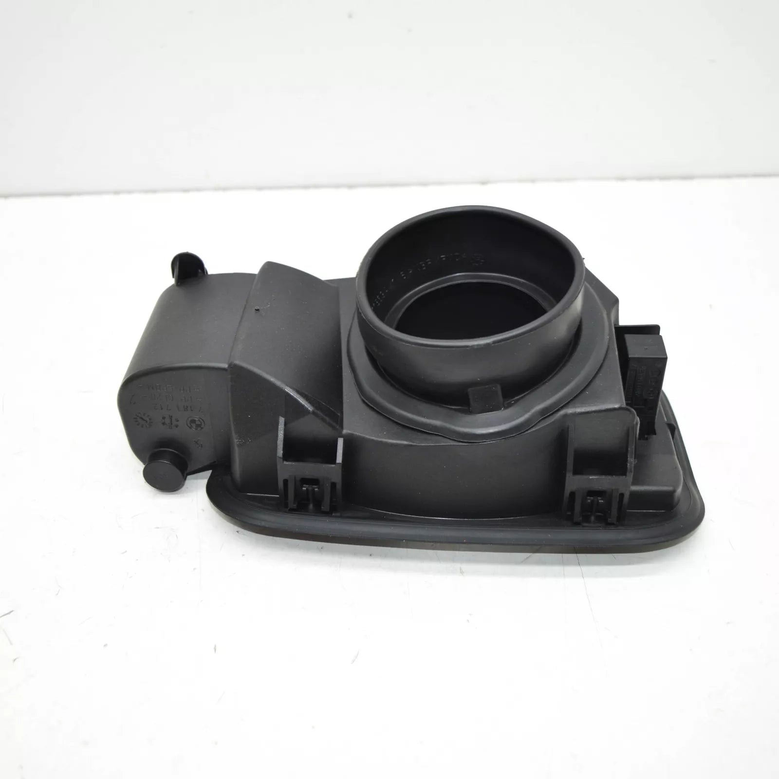 NEW BMW 5 E60 FUEL TANK COVER POT 7183712 51177183712 ORIGINAL