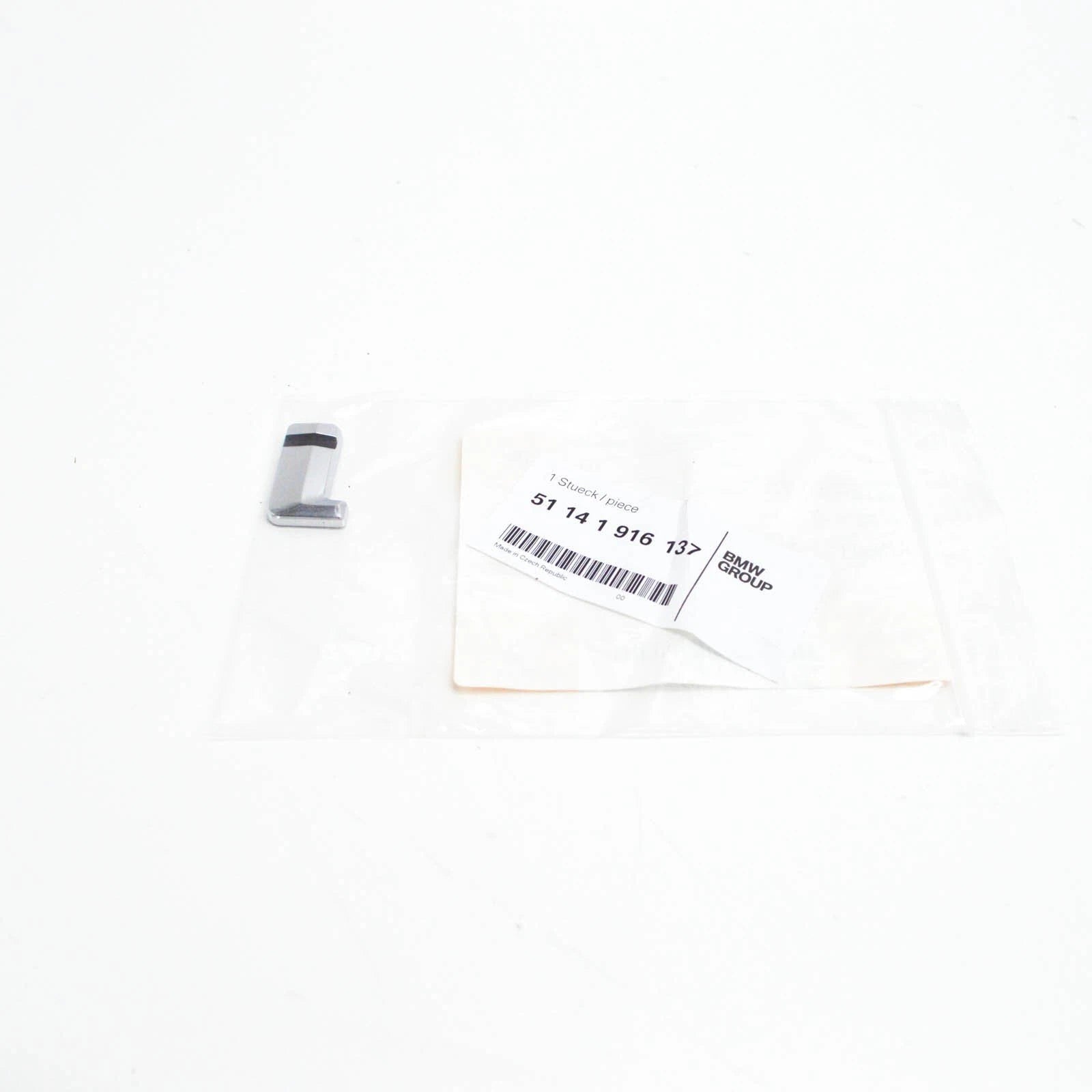 NEW BMW 3 E30 REAR TAILGATE BOOT LID EMBLEM BADGE 51141916137 ORIGINAL