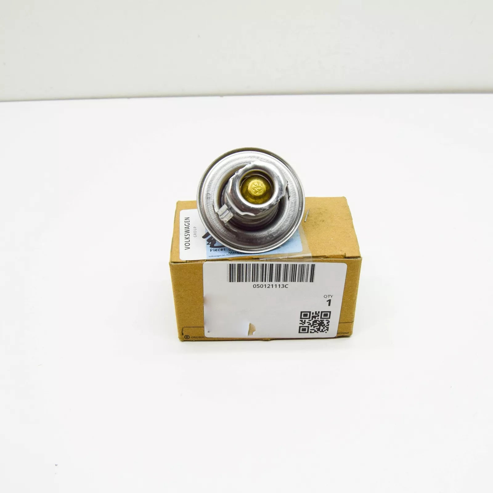NEW VOLKSWAGEN JETTA MK6 COOLANT THERMOSTAT 050121113C 2.0 PETROL 86KW ORIGINAL