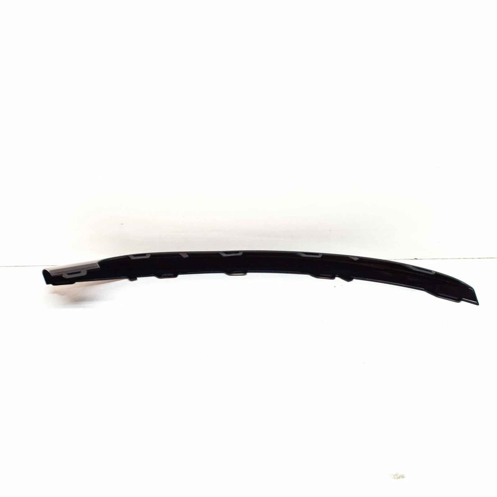 NEW MB CLS C218 AMG FRONT RIGHT LOWER BUMPER MOLDING A2188853200 ORIGINAL