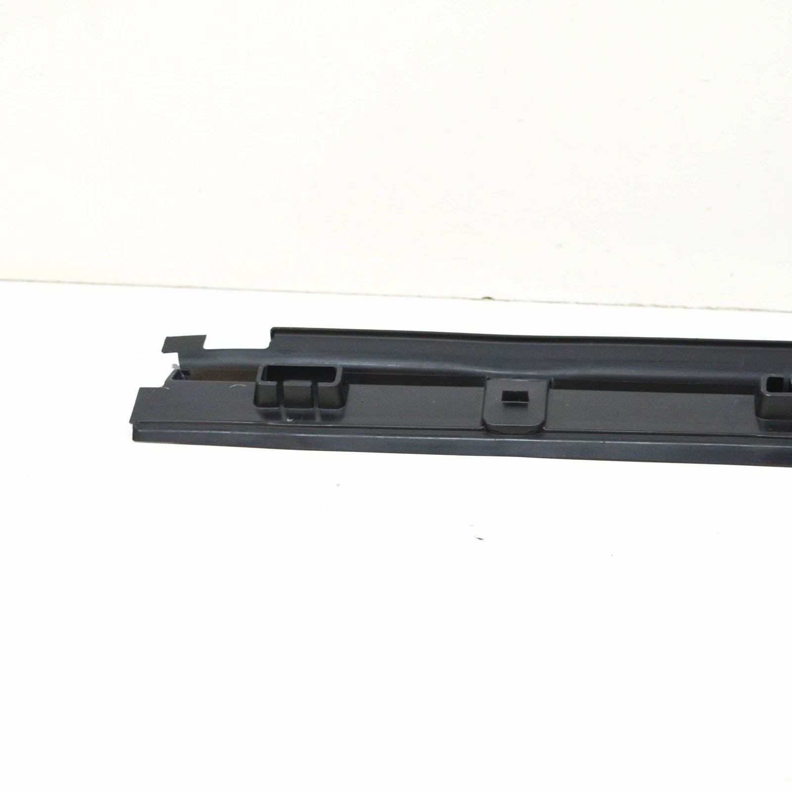 NEW AUDI Q5 FY RADIATOR SUPPORT LOWER AIR GUIDE 80A121345G