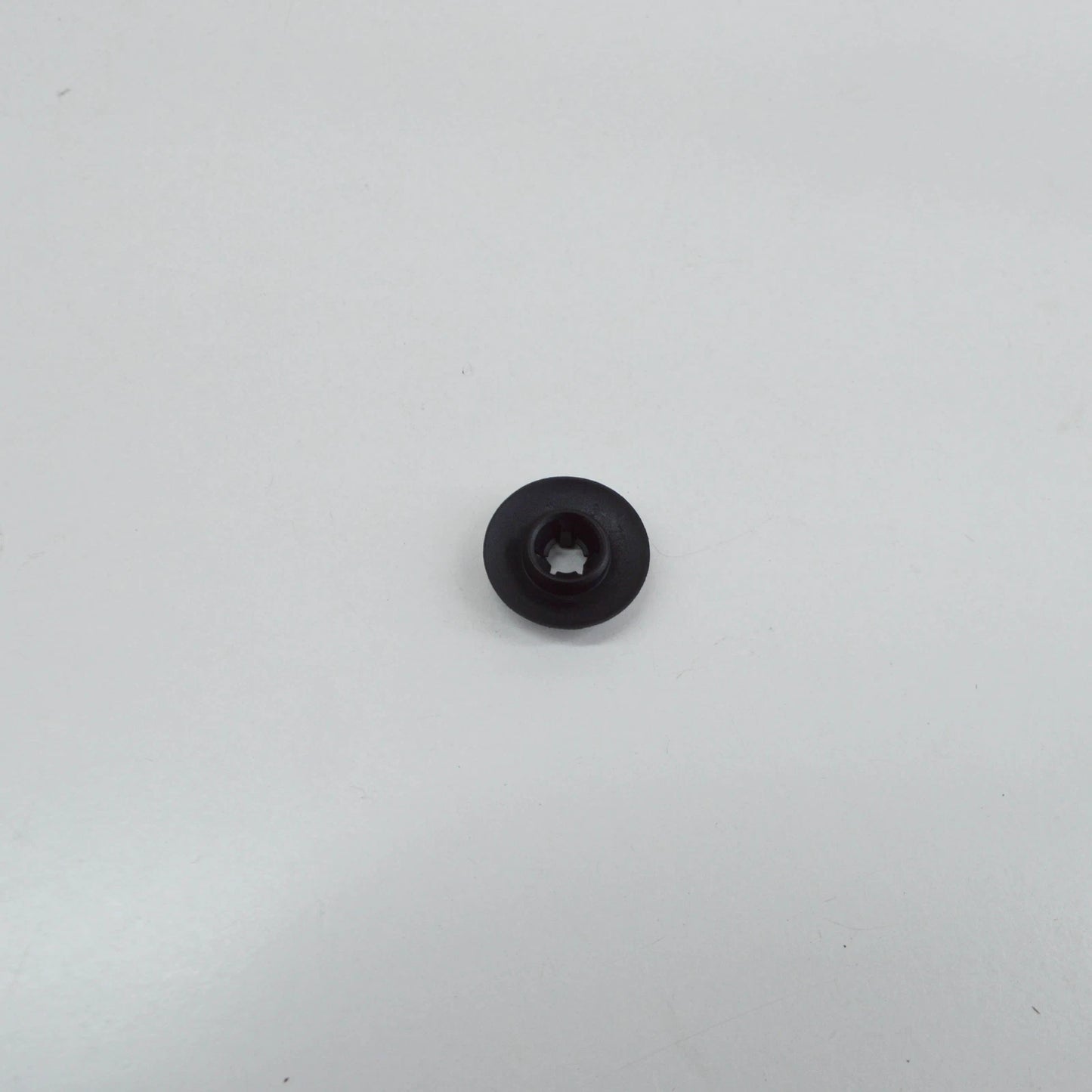 NEW BMW 5 E60 GRILL EXTERIOR TRIM CLIP 51717110861 7110861 ORIGINAL