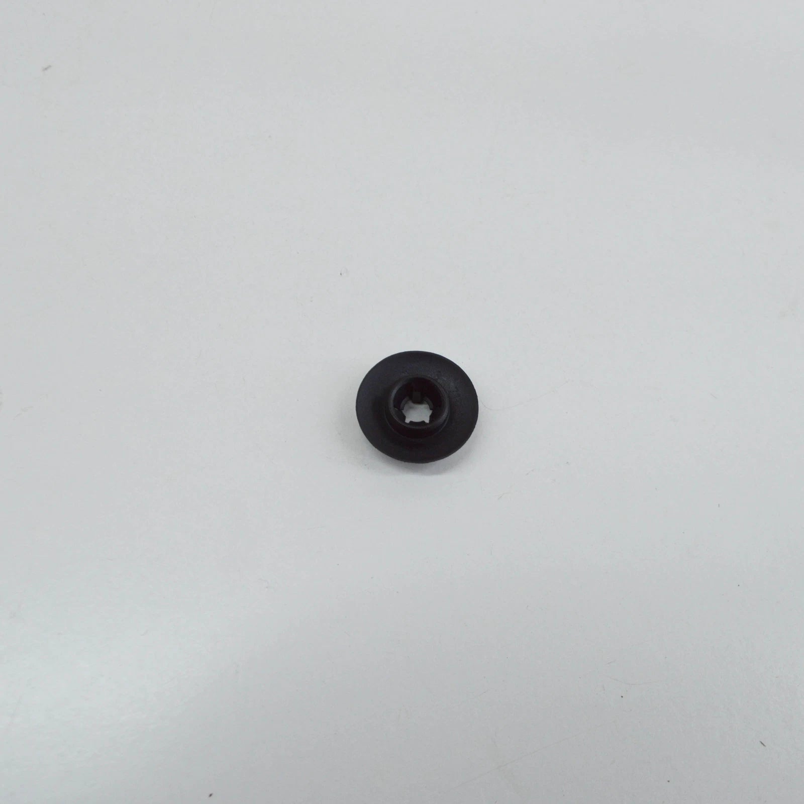 NEW BMW 5 E60 GRILL EXTERIOR TRIM CLIP 51717110861 7110861 ORIGINAL