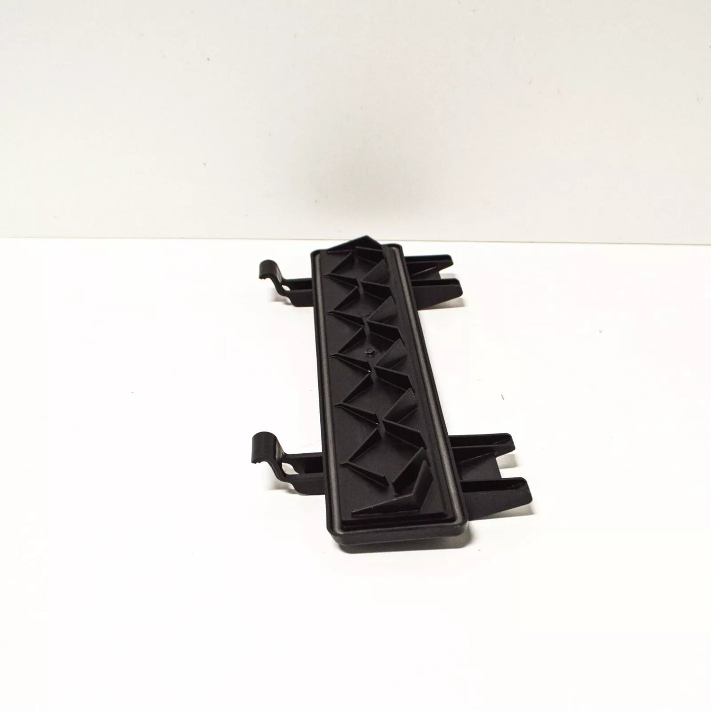 NEW MERCEDES BENZ GLA X156 AIR FILTER COVER CAP A2468300142 64