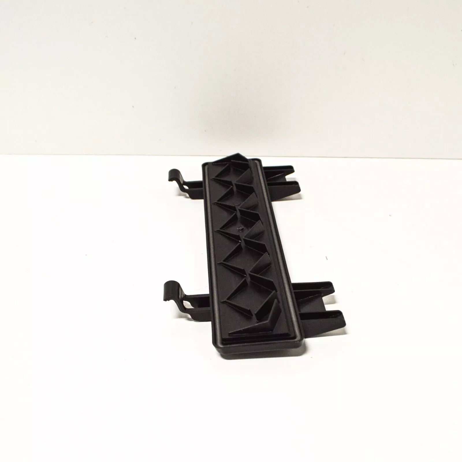 NEW MERCEDES BENZ GLA X156 AIR FILTER COVER CAP A2468300142 64