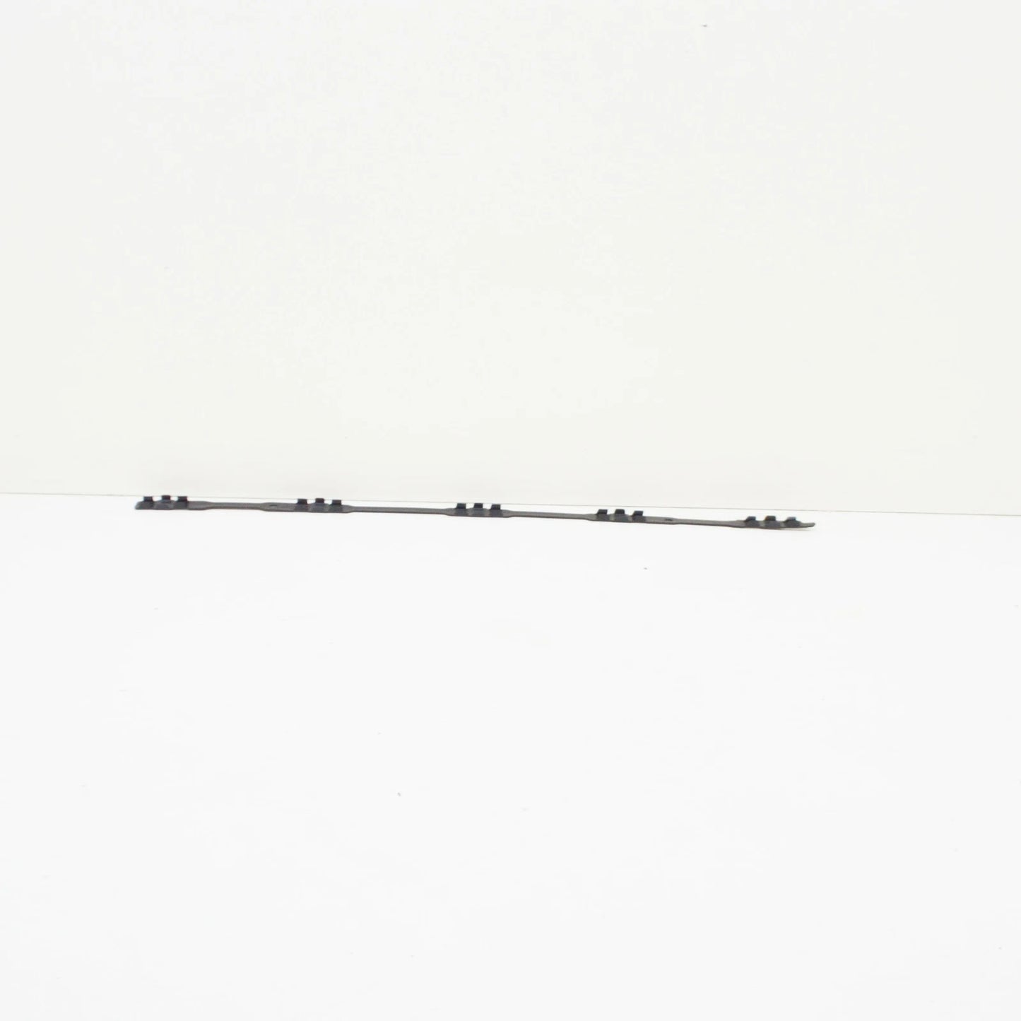 NEW BMW 4 COUPE F32 REAR LEFT BUMPER RETAINING STRIP TRIM 51127358075 ORIGINAL