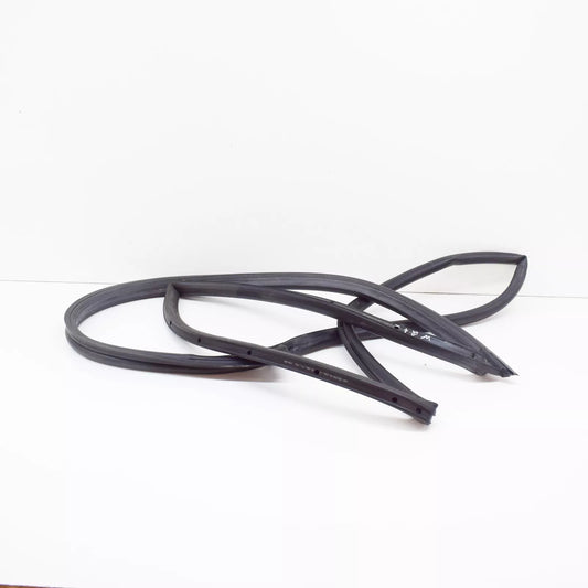 NEW MERCEDES-BENZ C-CLASS W203 FRONT LEFT DOOR SEAL A2037202178 ORIGINAL