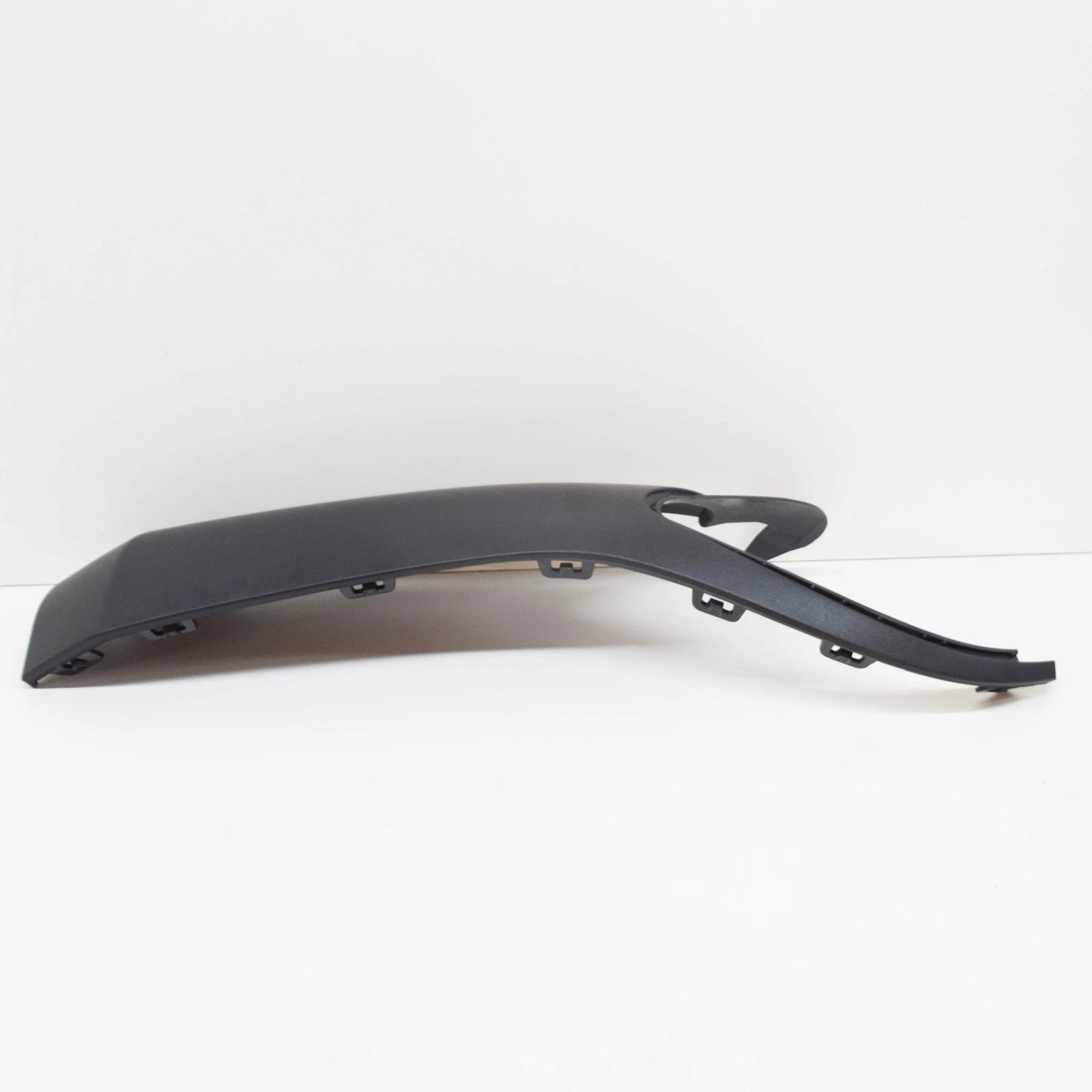 NEW MERCEDES-BENZ GLA-CLASS X156 FRONT BUMPER LEFT LOWER TRIM A1568851125