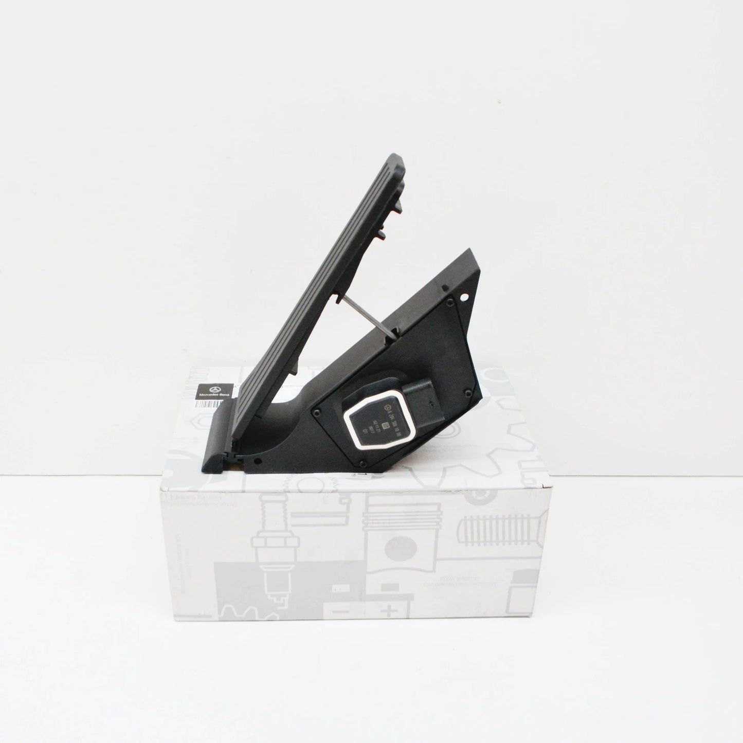 NEW MERCEDES-BENZ GLK X204 ACCELERATOR PEDAL A2043001000 ORIGINAL