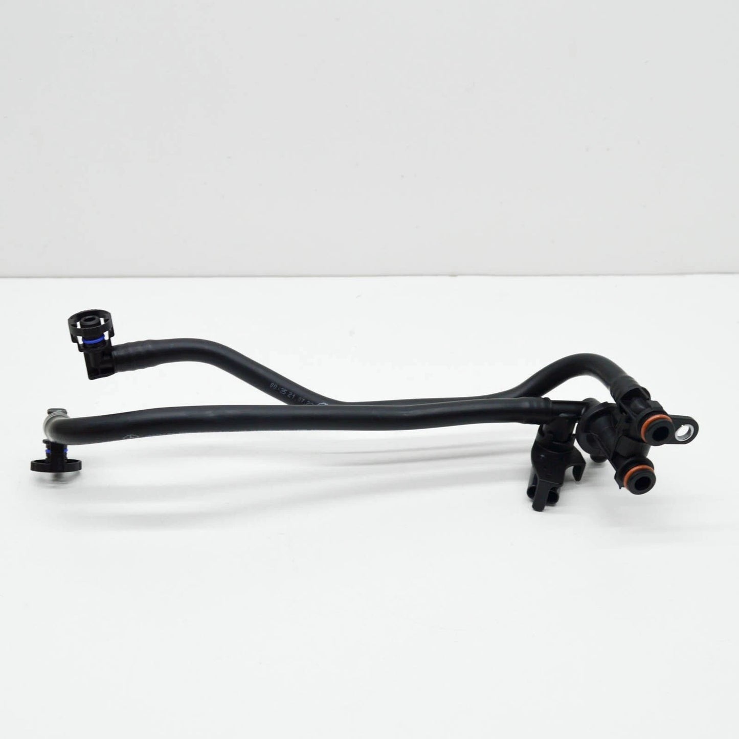 NEW MERCEDES-BENZ GLE W166 ENGINE VENTILATION TUBE A2760180100 ORIGINAL