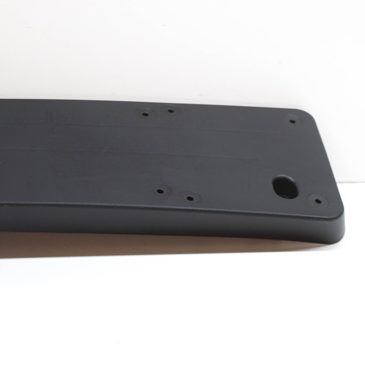 NEW MB E-CLASS W213 FRONT BUMPER LICENSE NUMBER PLATE A2138802400 2016 ORIGINAL