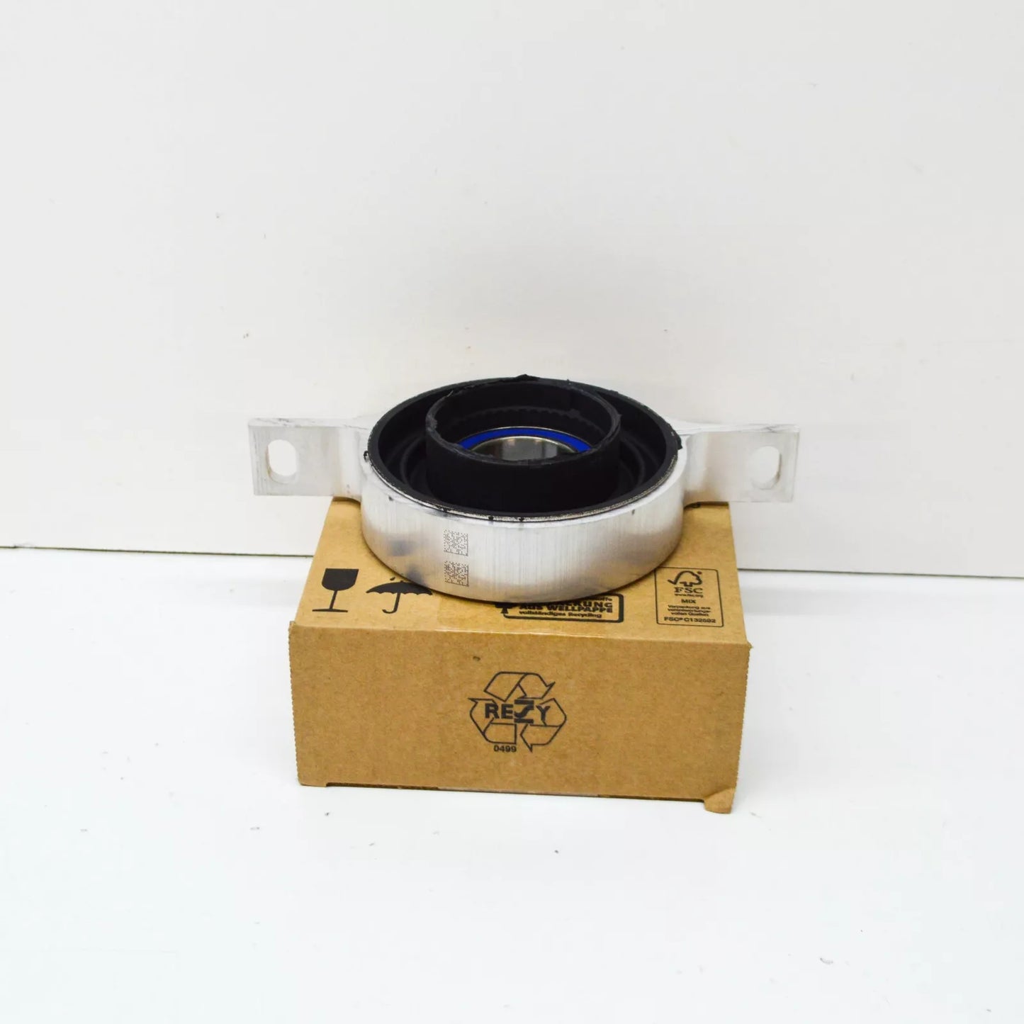 NEW BMW 1 E88 PROPSHAFT CENTER BEARING 26128615622 ORIGINAL