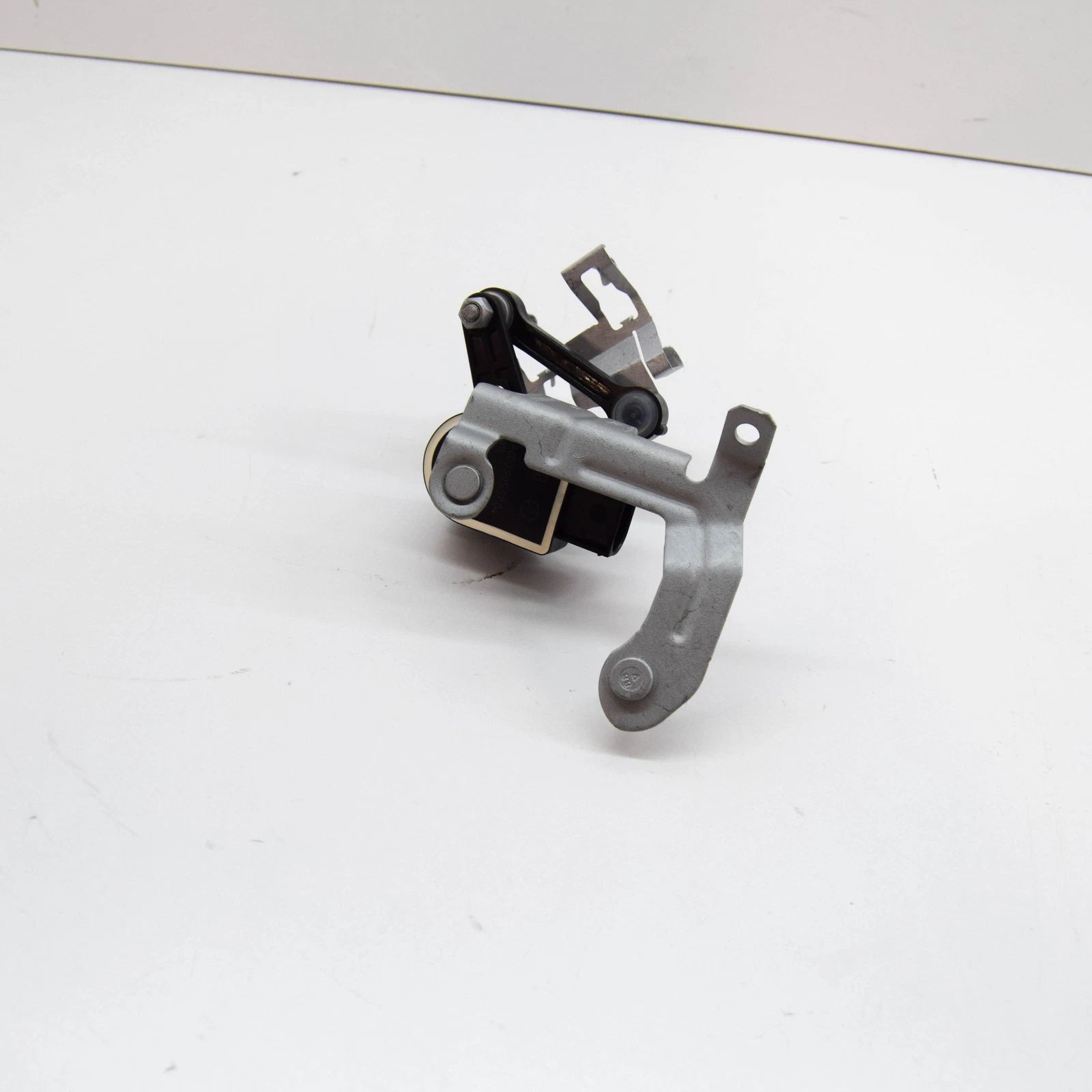 NEW MERCEDES-BENZ E W213 REAR LEFT HEIGHT LEVEL SENSOR A2139056707 ORIGINAL