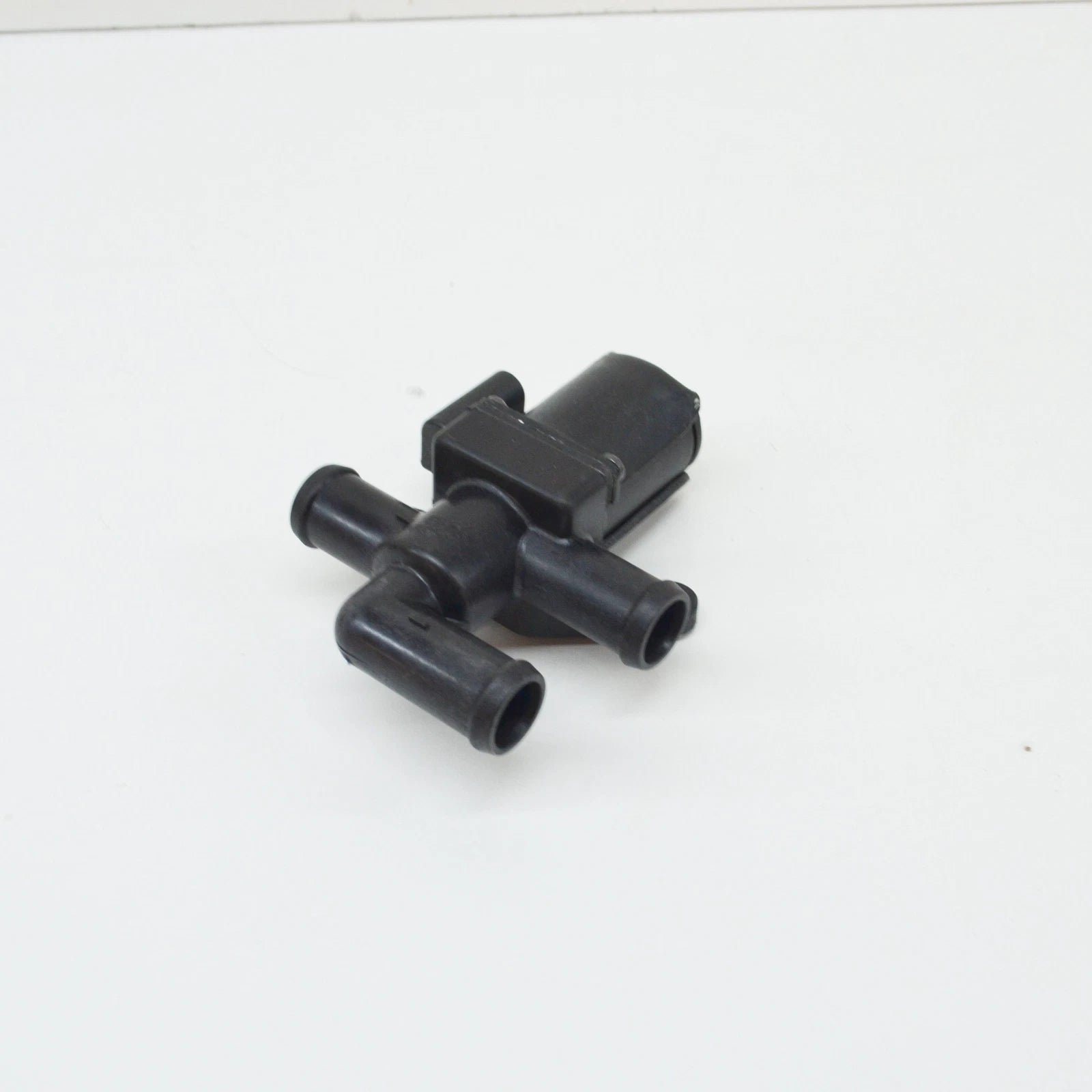 NEW AUDI A3 8V SOLENOID VALVE 1T0820036D ORIGINAL