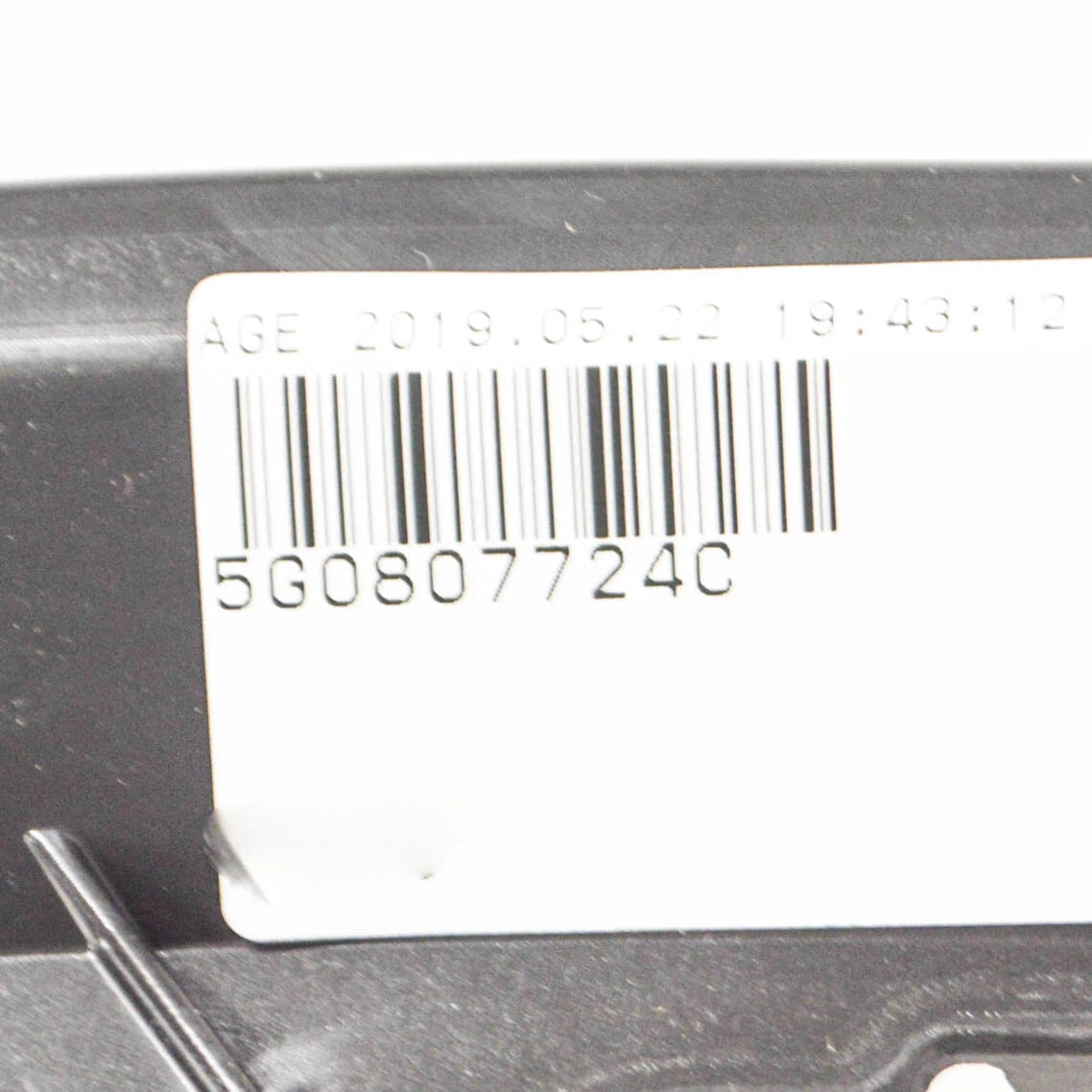 NEW VW GOLF MK7 FRONT BUMPER RIGHT SUPPORT BRACKET 5G0807724C ORIGINAL