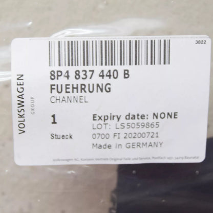 NEW AUDI A3 8P FRONT RIGHT WINDOW GLASS SEAL 8P4837440B ORIGINAL