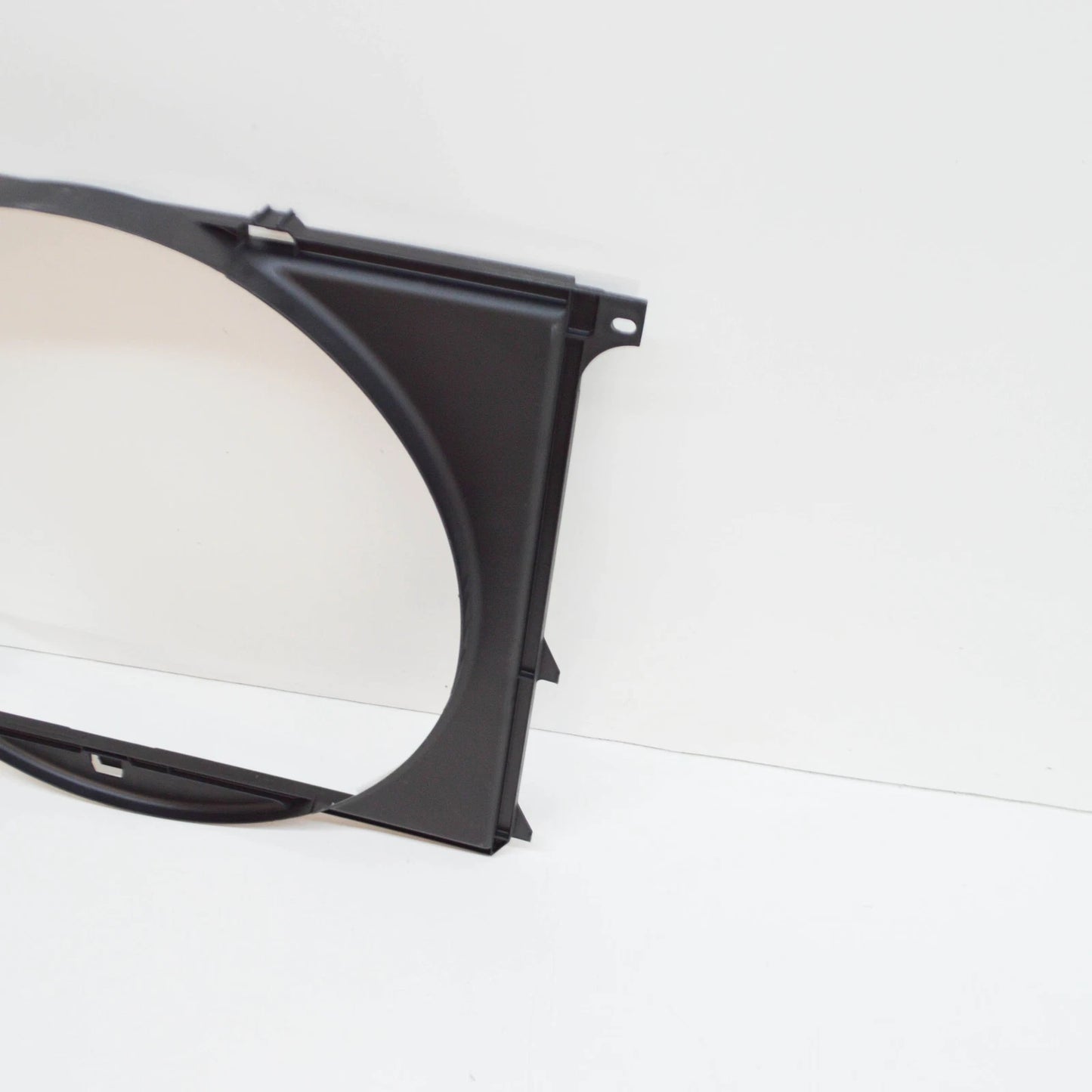 NEW BMW 5 E34 RADIATOR FAN SHROUD 545MM 17111723657 1723657 ORIGINAL