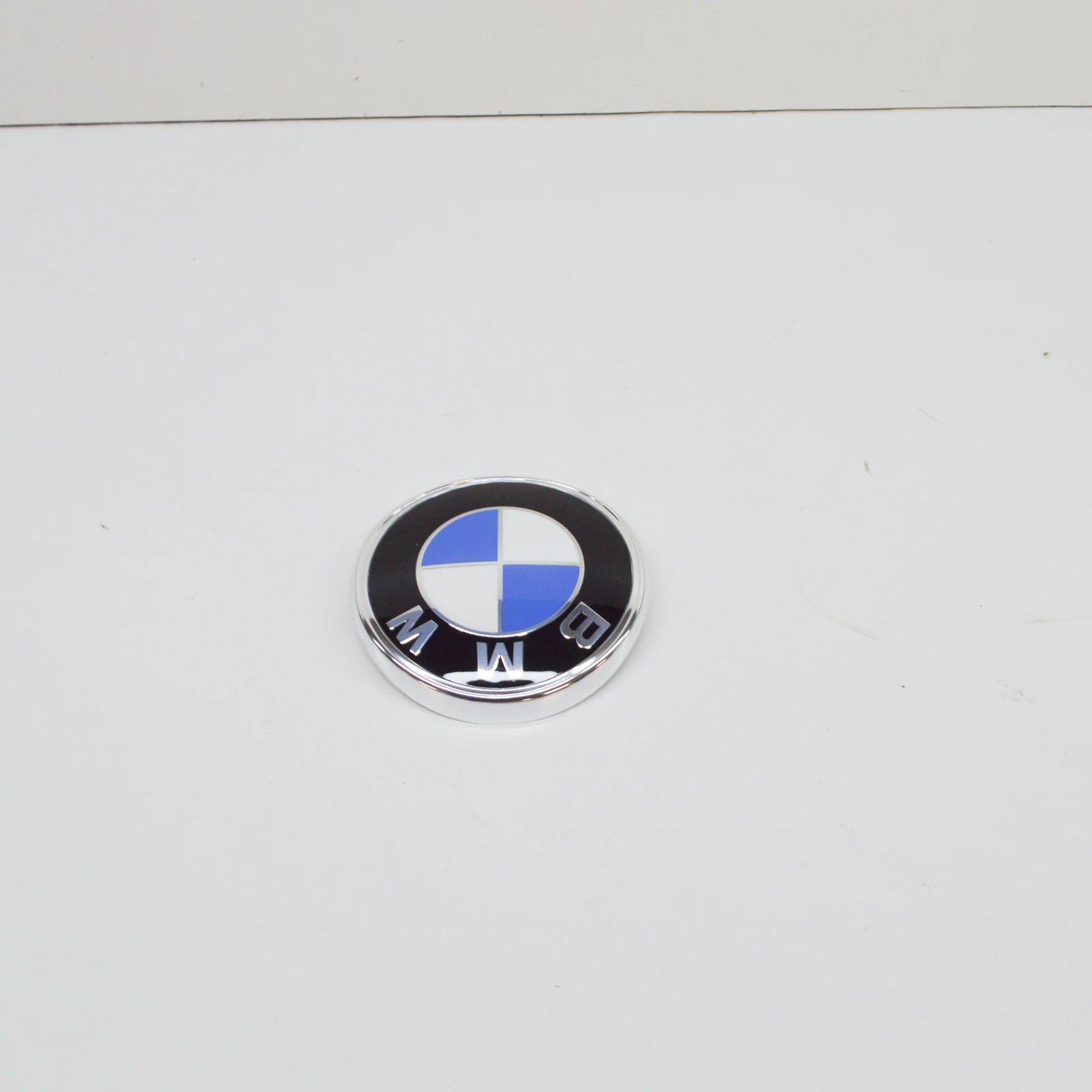 NEW BMW 2000 3.2 E9 REAR TAIPGATE TRUNK LID EMBLEM BADGE 51141872327