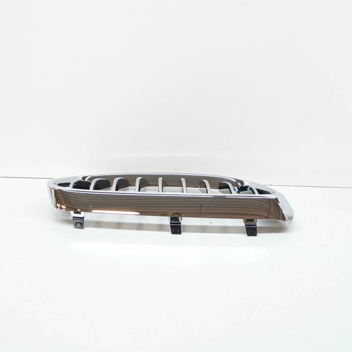 NEW BMW 7 G11 RADIATOR RIGHT GRILLE BASIS 51137357012 7357012 2016 ORIGINAL