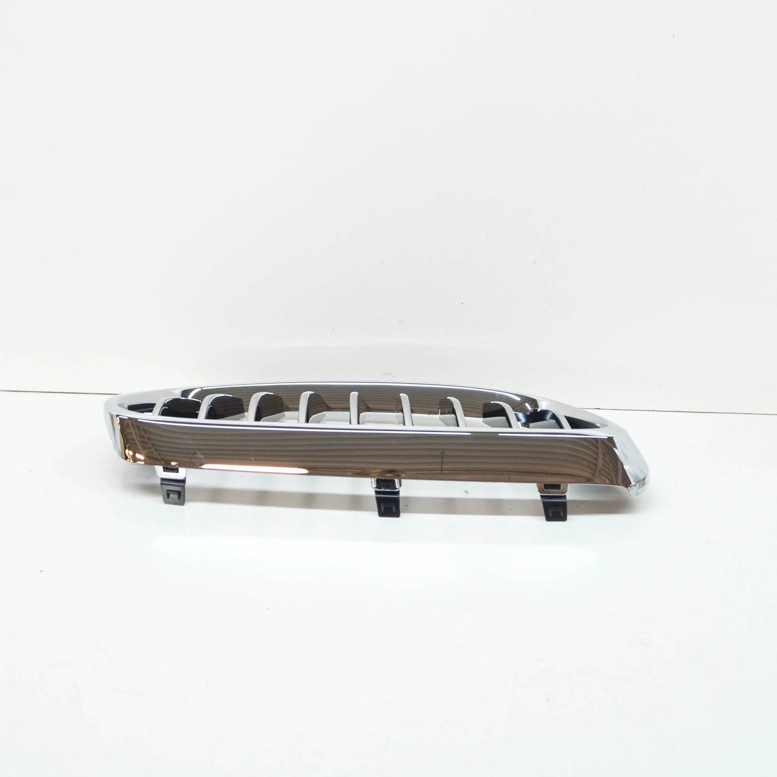 NEW BMW 7 G11 RADIATOR RIGHT GRILLE BASIS 51137357012 7357012 2016 ORIGINAL