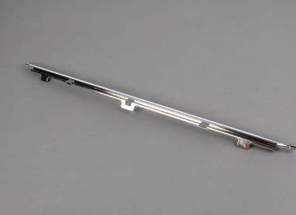 new bmw 5 e39 front bumper number holder 51118226557 8226557 original