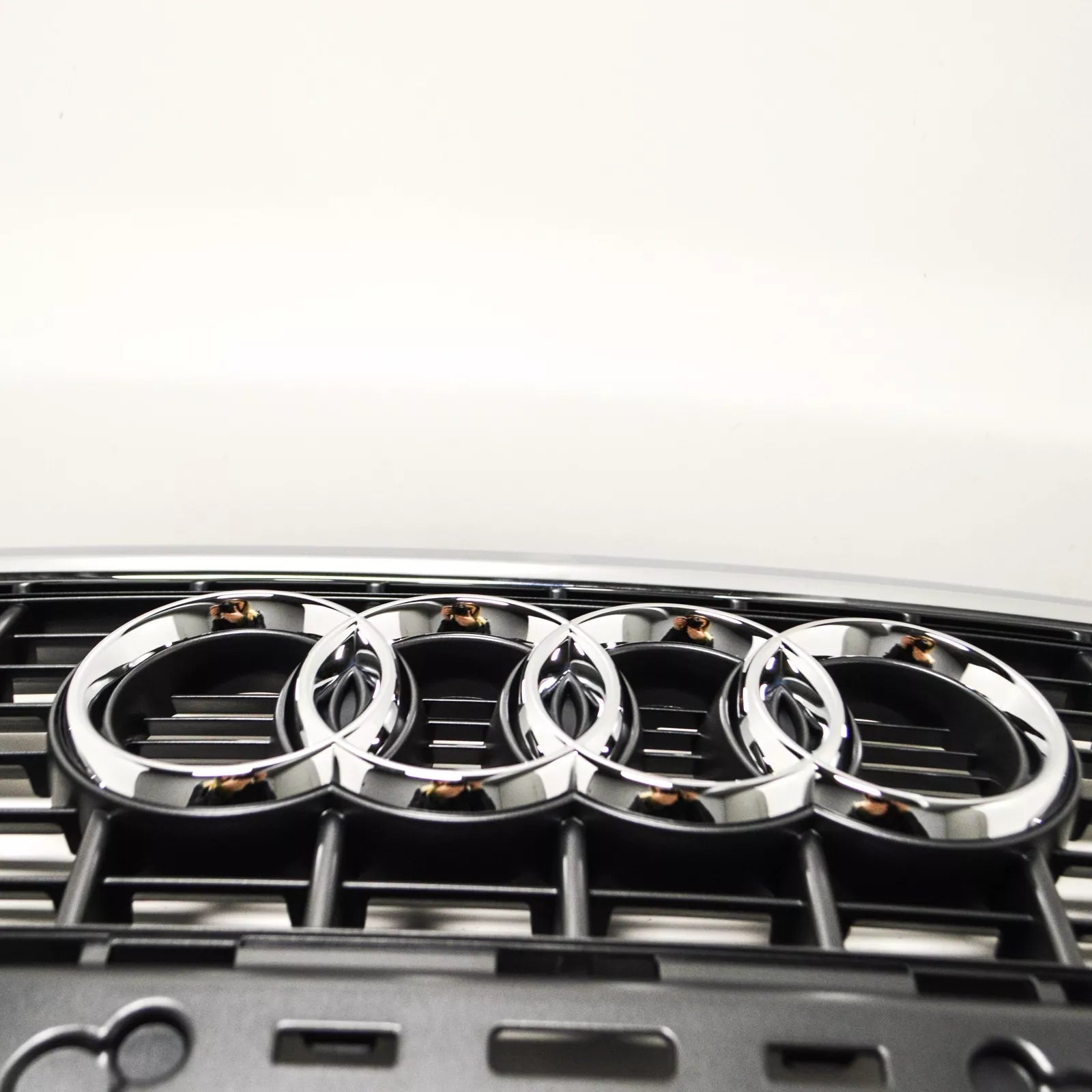 NEW AUDI A3 8P FRONT BUMPER RADIATOR GRILLE 8P4853651D 1QP