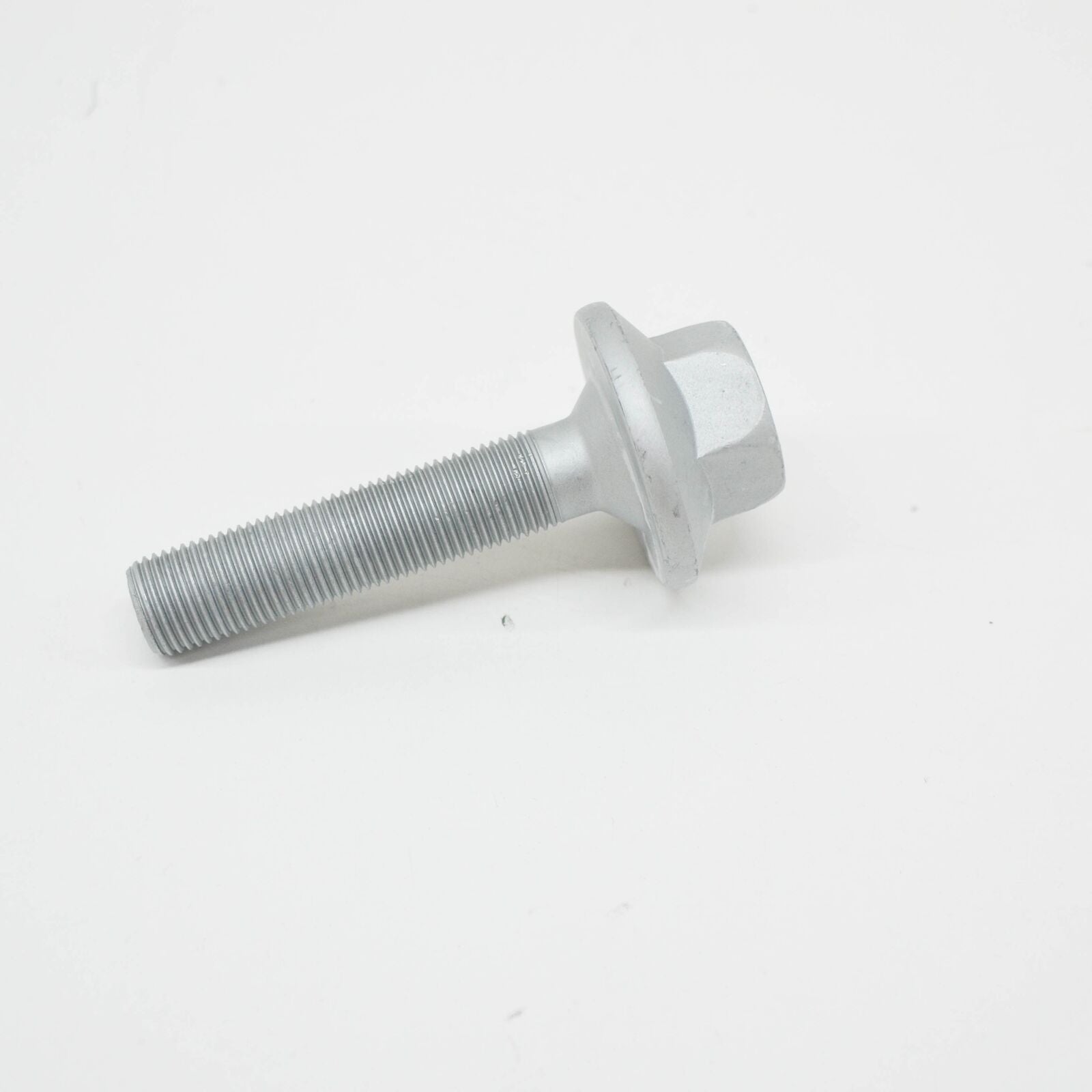 NEW MERCEDES-BENZ S W221 ENGINE CRANKSHAFT BOLT A0069907004 ORIGINAL