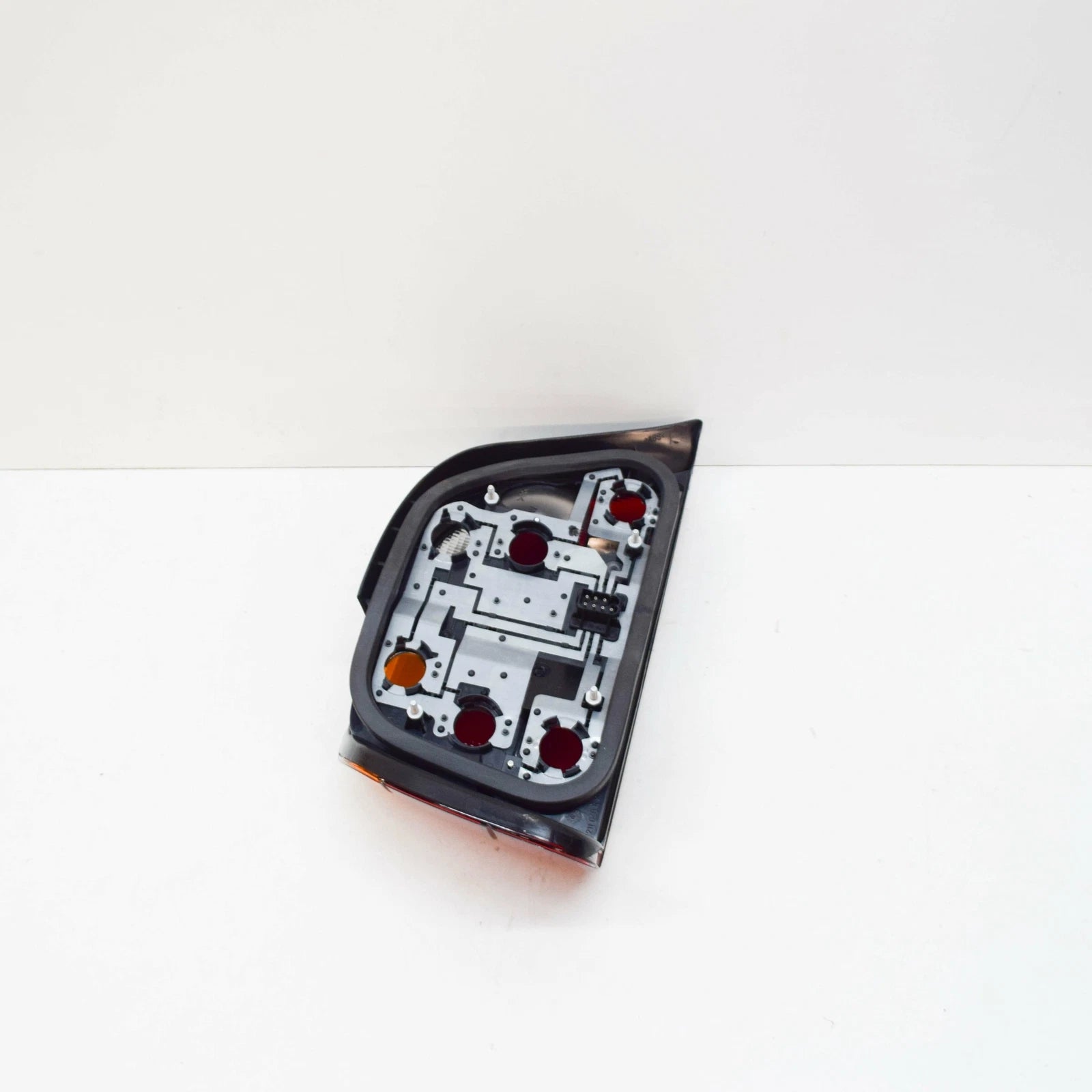 NEW BMW E38 SEDAN TAIL LIGHT RIGHT 8360080 63218360080 ORIGINAL