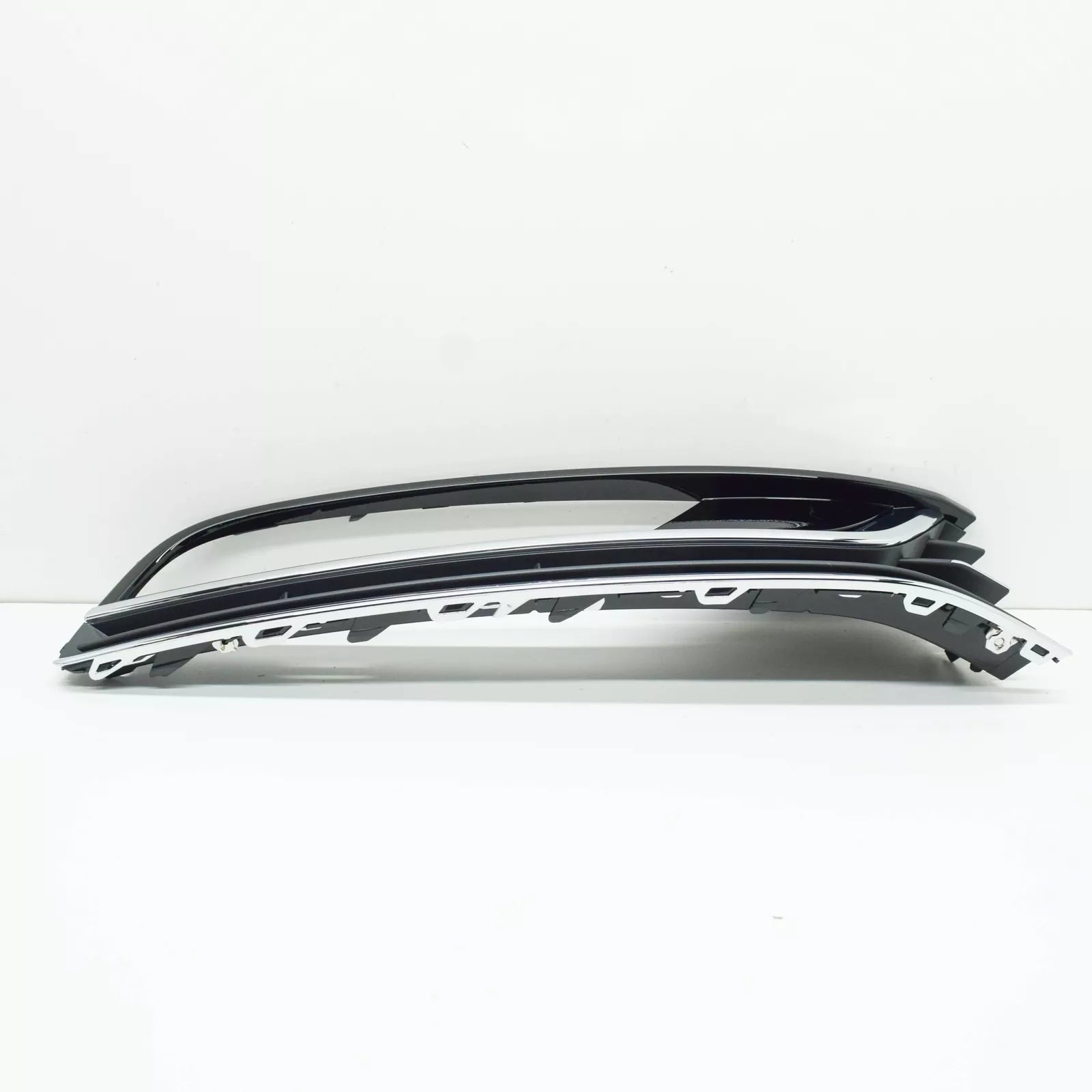 NEW VOLKSWAGEN PASSAT B8 FRONT BUMPER RIGHT GRILLE 3AA854662B9B9 ORIGINAL