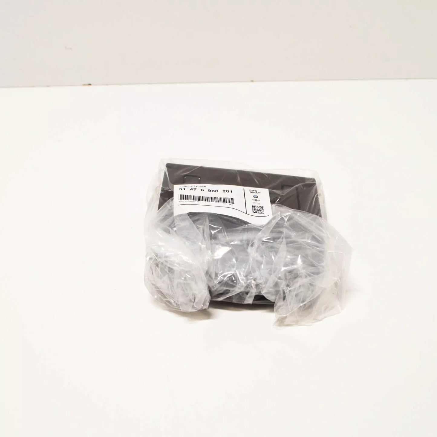 NEW BMW X5 E70 FLOOR CARPET LUGGAGE HANDLE 51476980201 ORIGINAL