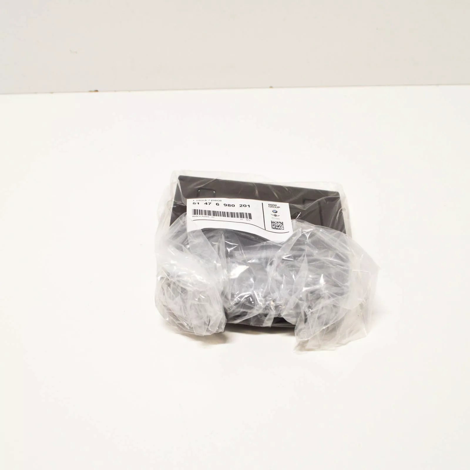 NEW BMW X5 E70 FLOOR CARPET LUGGAGE HANDLE 51476980201 ORIGINAL