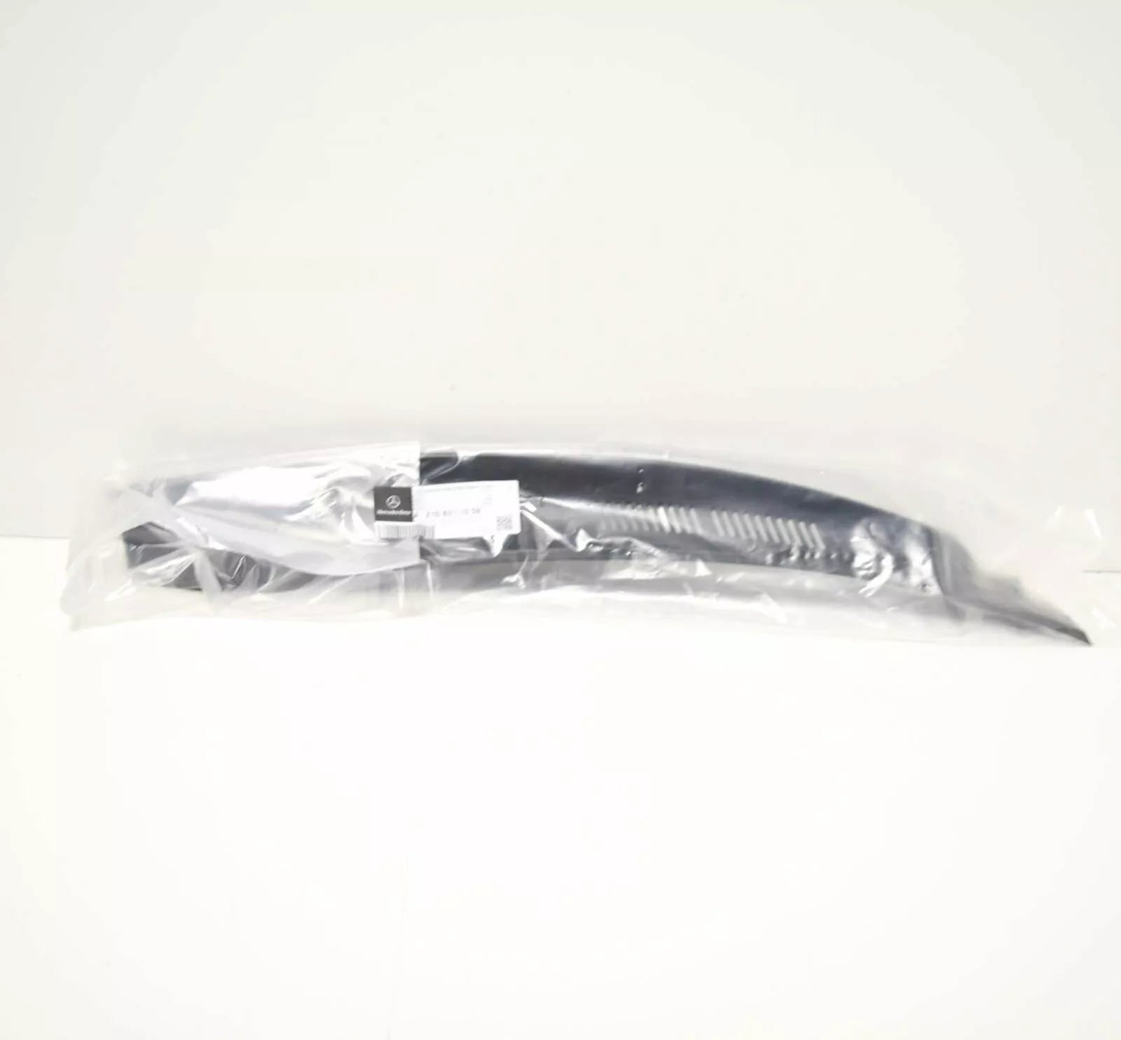 NEW MERCEDES-BENZ E W210 RIGHT COWL GRILLE SCREEN A2108311058 ORIGINAL