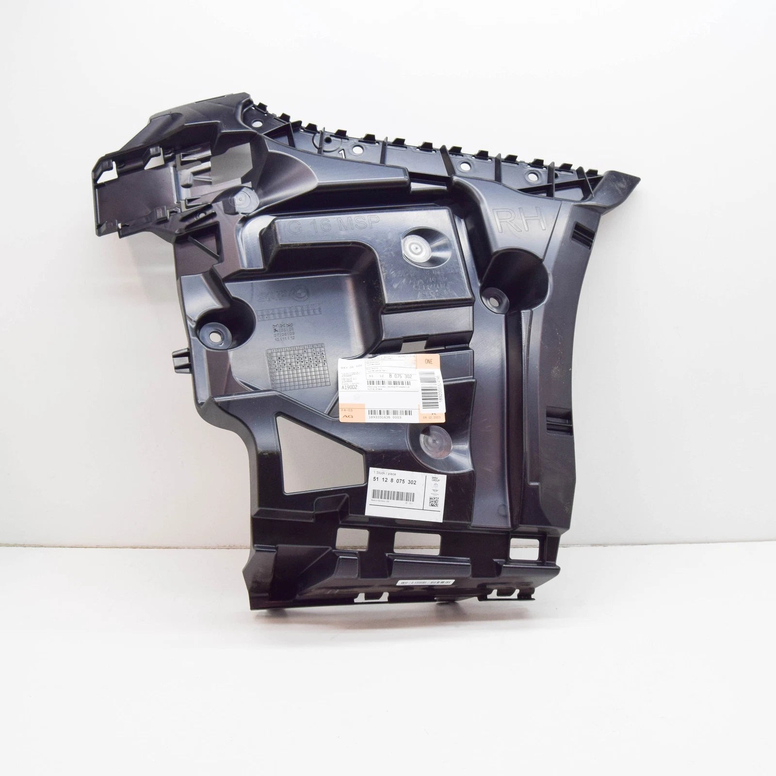 NEW BMW 8 GRAN COUPE G16 REAR RIGHT BUMPER BRACKET 51128075302 ORIGINAL