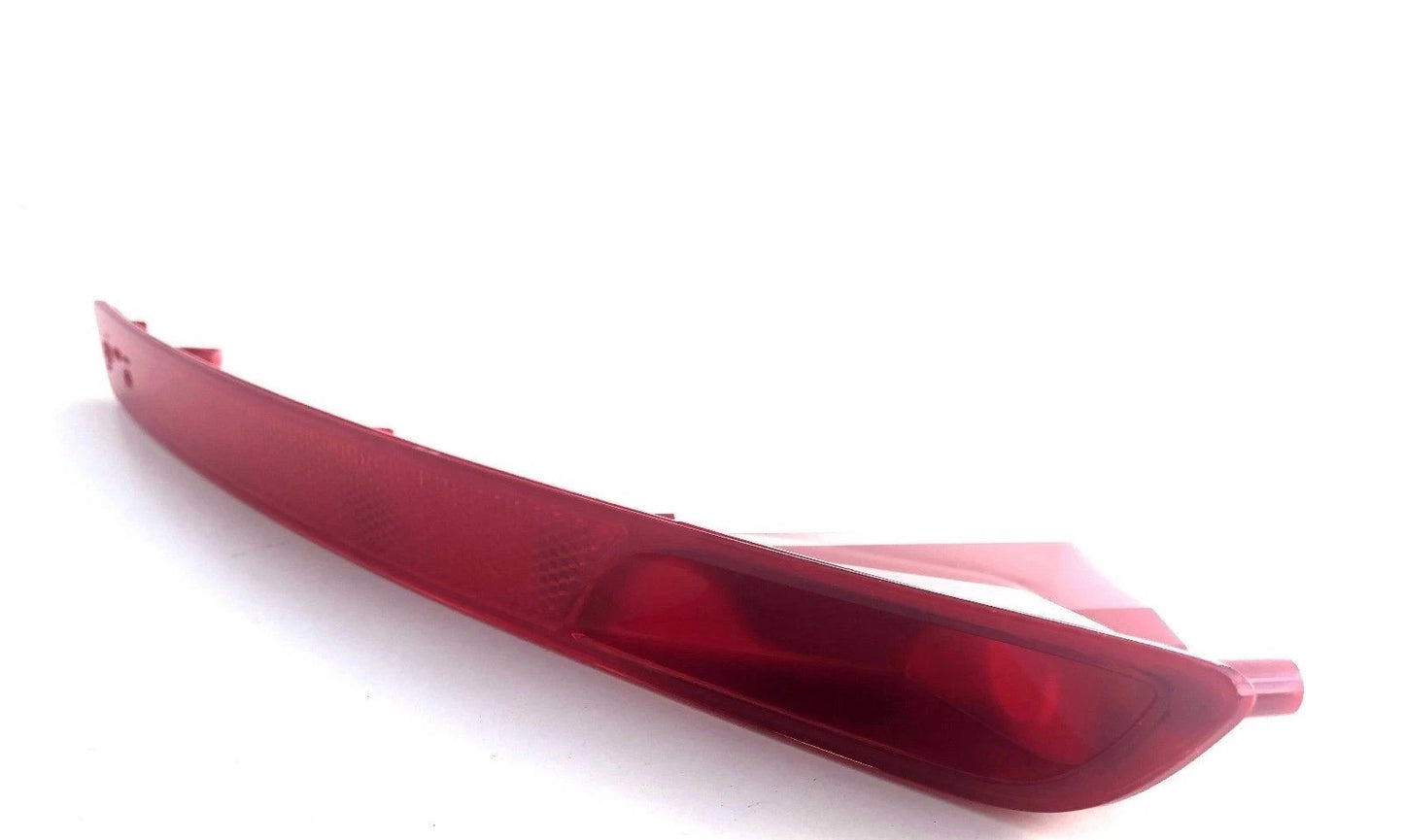 NEW VOLKSWAGEN BEETLE REAR BUMPER LOWER LEFT REFLECTOR 5C5945701C