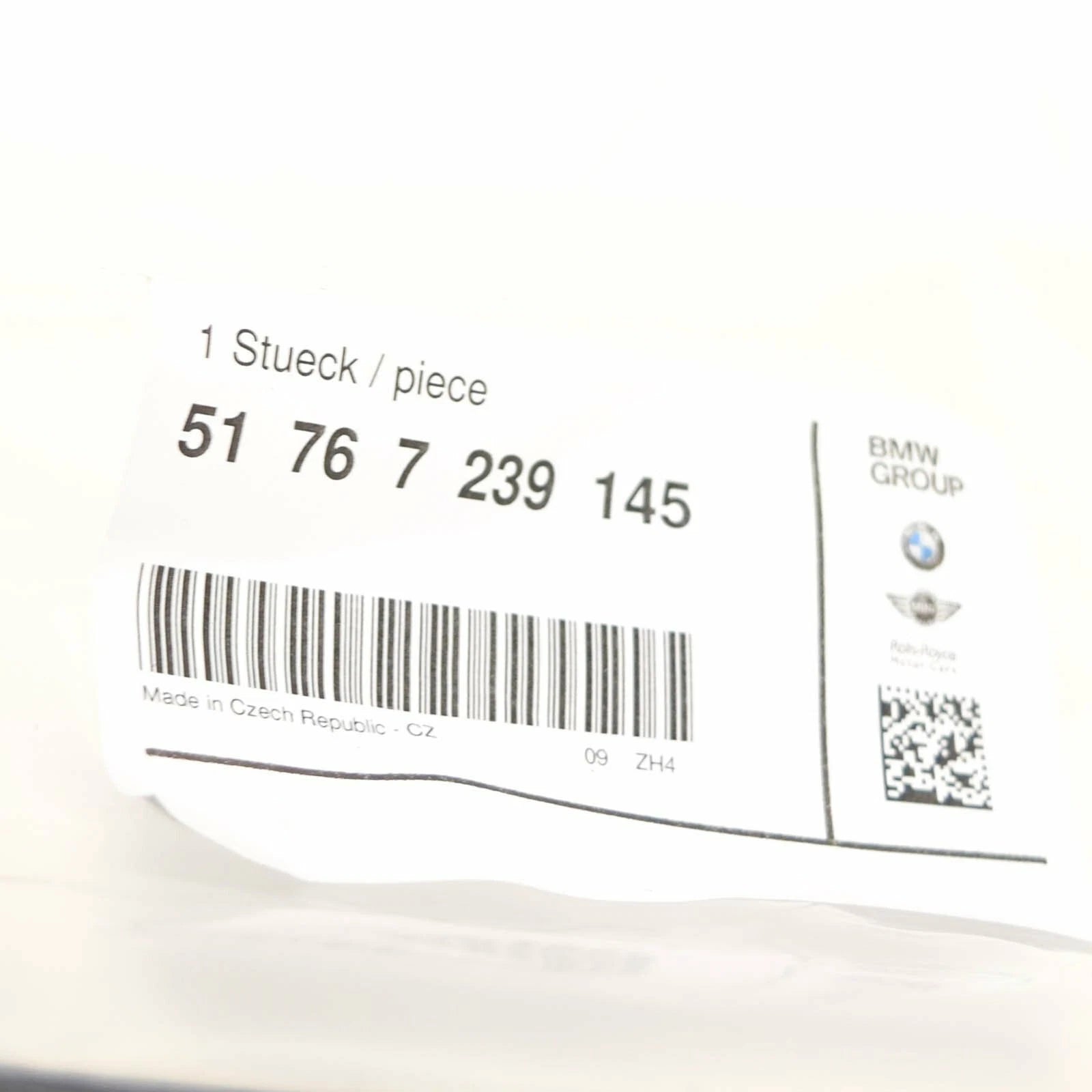 NEW BMW 1 F21 FRONT BONNET HOOD RUBBER SEAL 51767239145 ORIGINAL