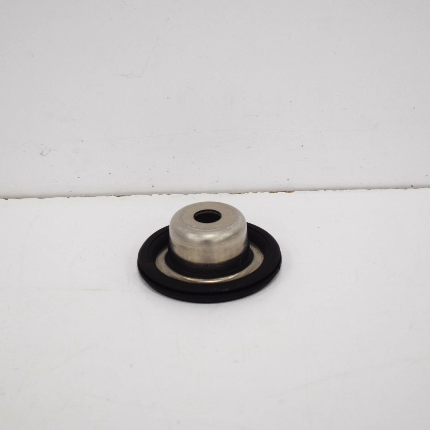 NEW VOLKSWAGEN BORA 1J UPPER STRUT STOP 1J0412319C