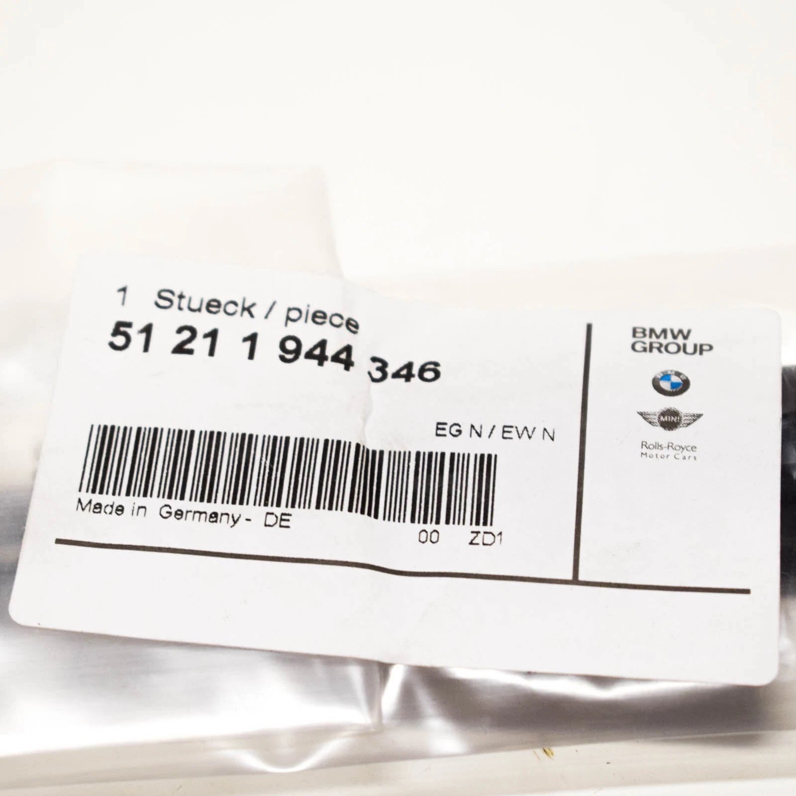 NEW BMW 5 E34 FRONT RIGHT DOOR OUTER WEATHER STRIP 51211944346 ORIGINAL