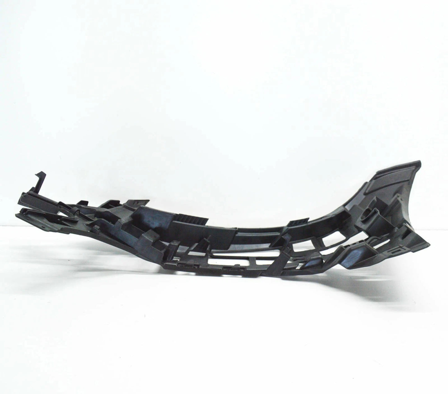 NEW MERCEDES-BENZ C-CLASS W205 FRONT BUMPER RIGHT BRACKET A2058850665