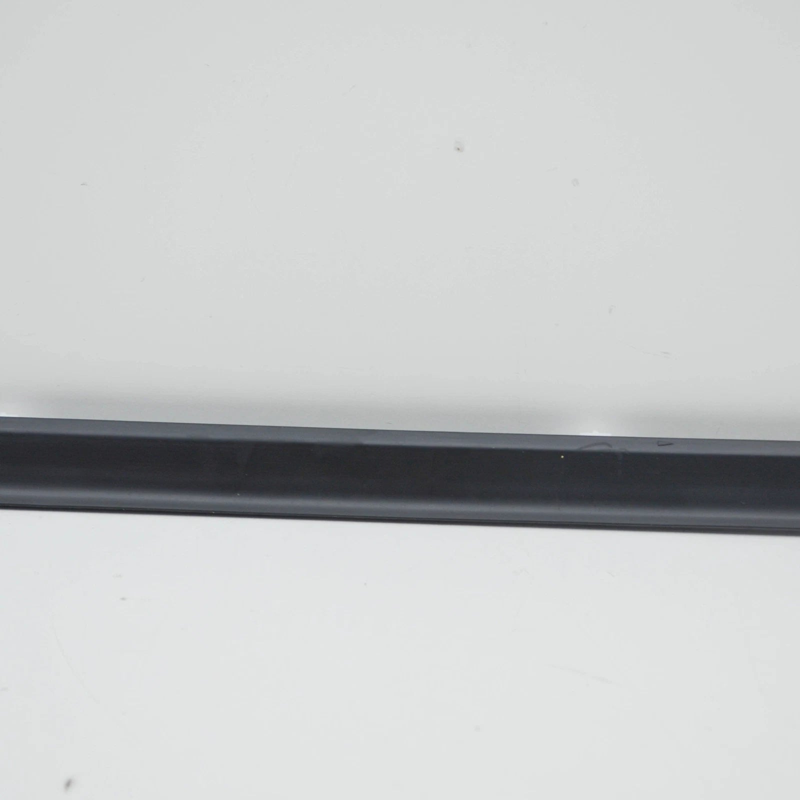 NEW MB E W212 REAR RIGHT DOOR BOTTOM DEFLECTOR STRIP A2126903882 ORIGINAL