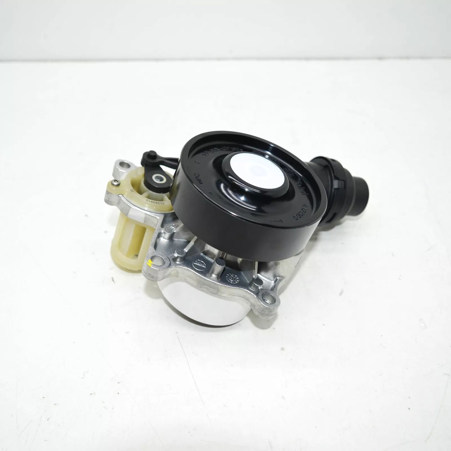 NEW BMW 1 F40 WATER COOLANT PUMP 11518472103 8472103 ORIGINAL