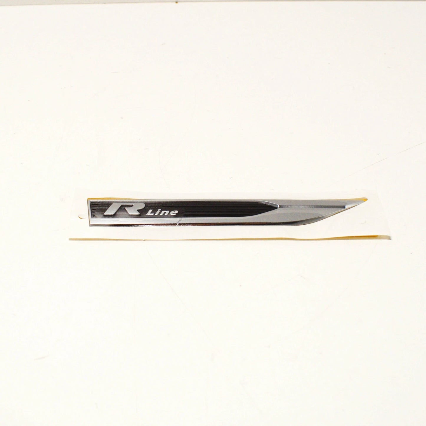 NEW VOLKSWAGEN PASSAT B8 FRONT FENDER RIGHT R-LINE TRIM BADGE 561853688FFOD