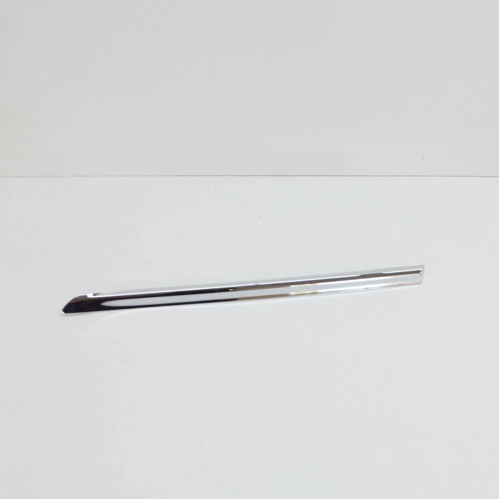 NEW BMW 3 E46 REAR LEFT MOULDING FENDER 51138238879 8238879 ORIGINAL