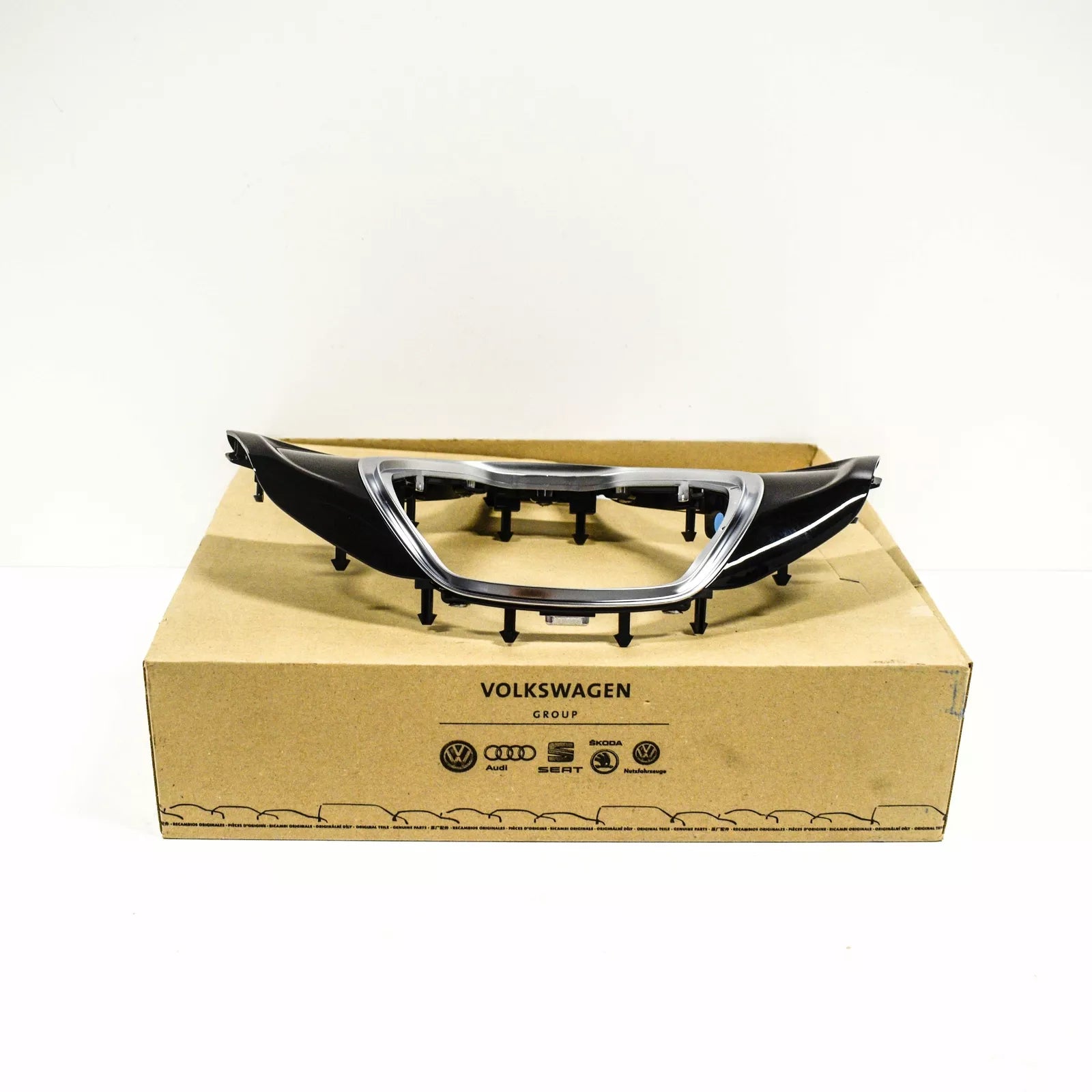 NEW VOLKSWAGEN GOLF MK7 STEERING WHEEL ALLUMINUM TRIM 5G0419685 N0R