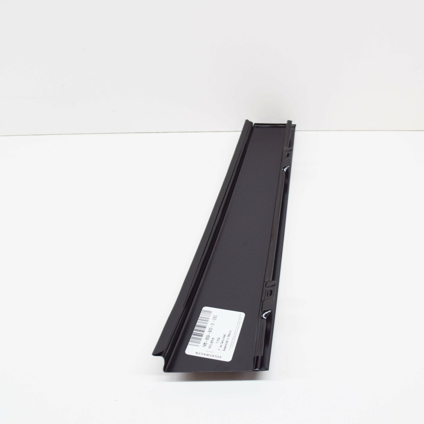 NEW VW JETTA A5 REAR RIGHT DOOR WINDOW FRAME TRIM 1K5839902D03C ORIGINAL