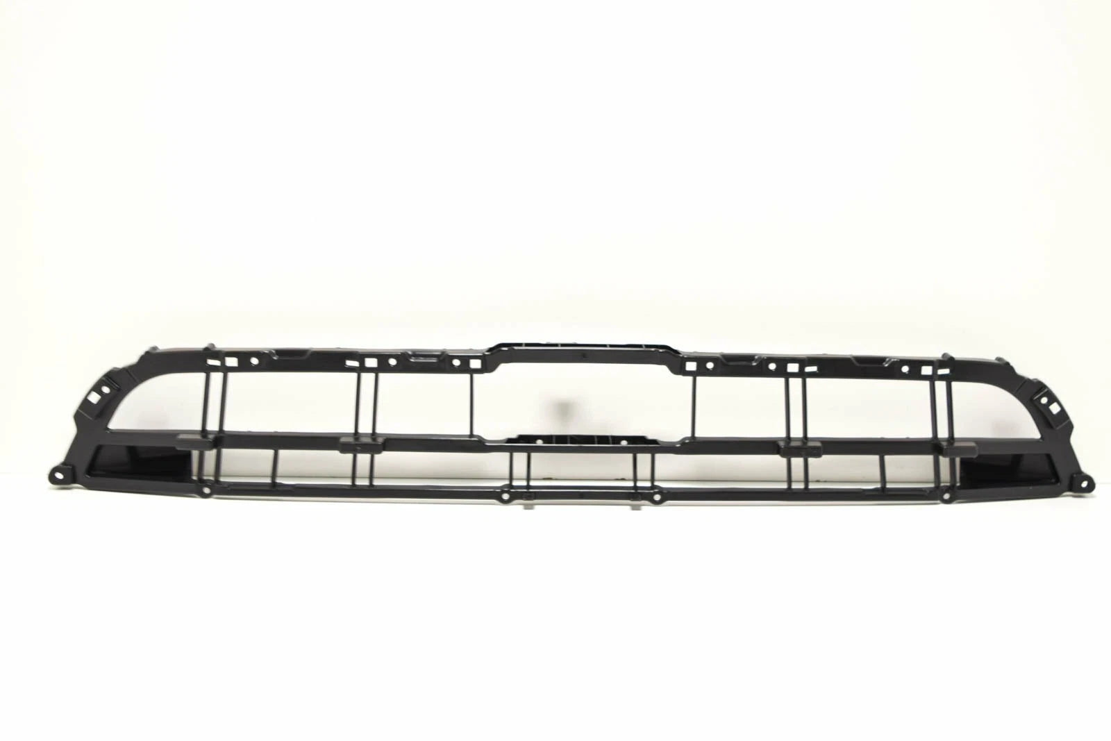 NEW AUDI A8 4N FRONT BUMPER LOWER CENTER CLOSING ELEMENT 4N0807683A9B9