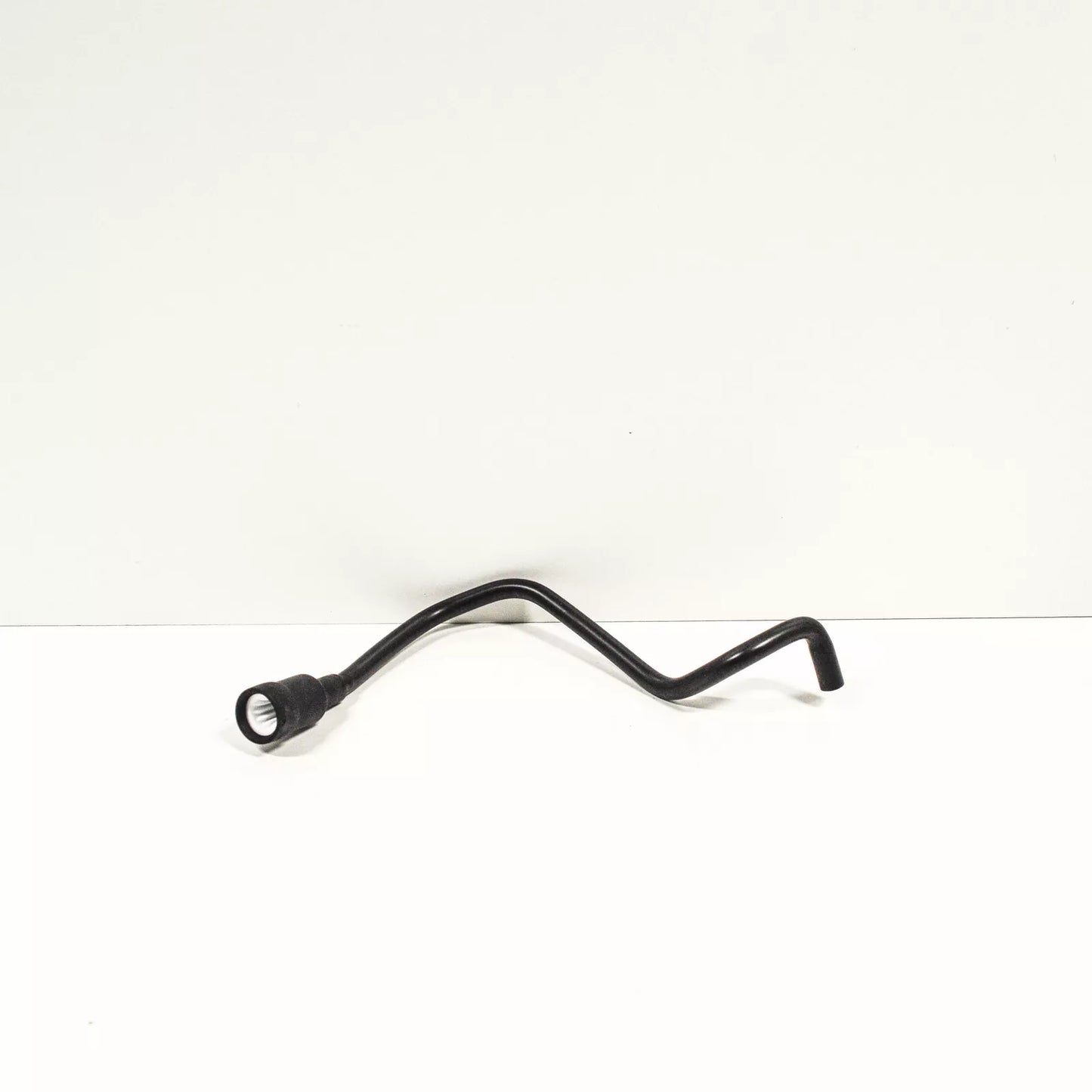 NEW AUDI Q5 8R HALOGEEN HEADLIGHT LAMP RIGHT PIPE 8R0941718