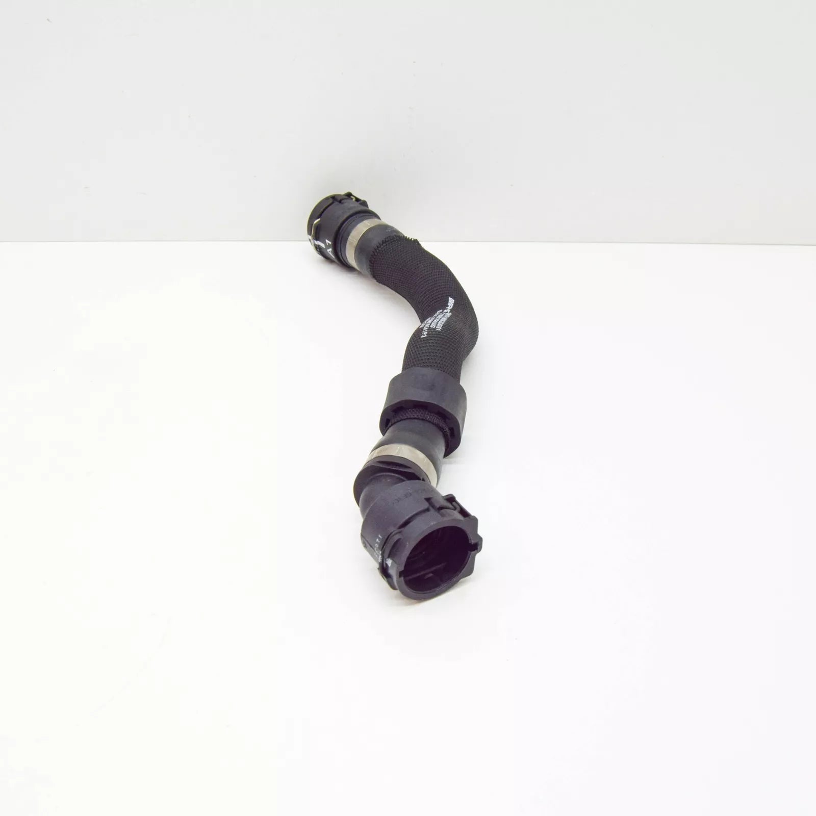 NEW MERCEDES-BENZ E W213 ENGINE COOLANT HOSE A2135018600 ORIGINAL