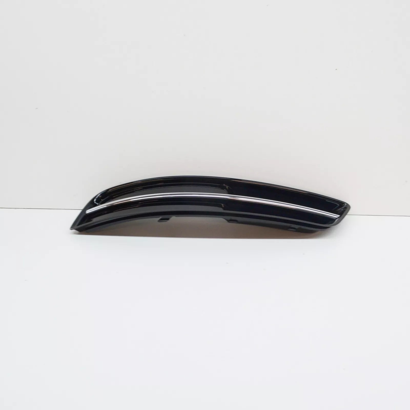 NEW AUDI A3 8P7 FRONT BUMPER LEFT SIDE LOWER GRILLE 8P0807681TT94