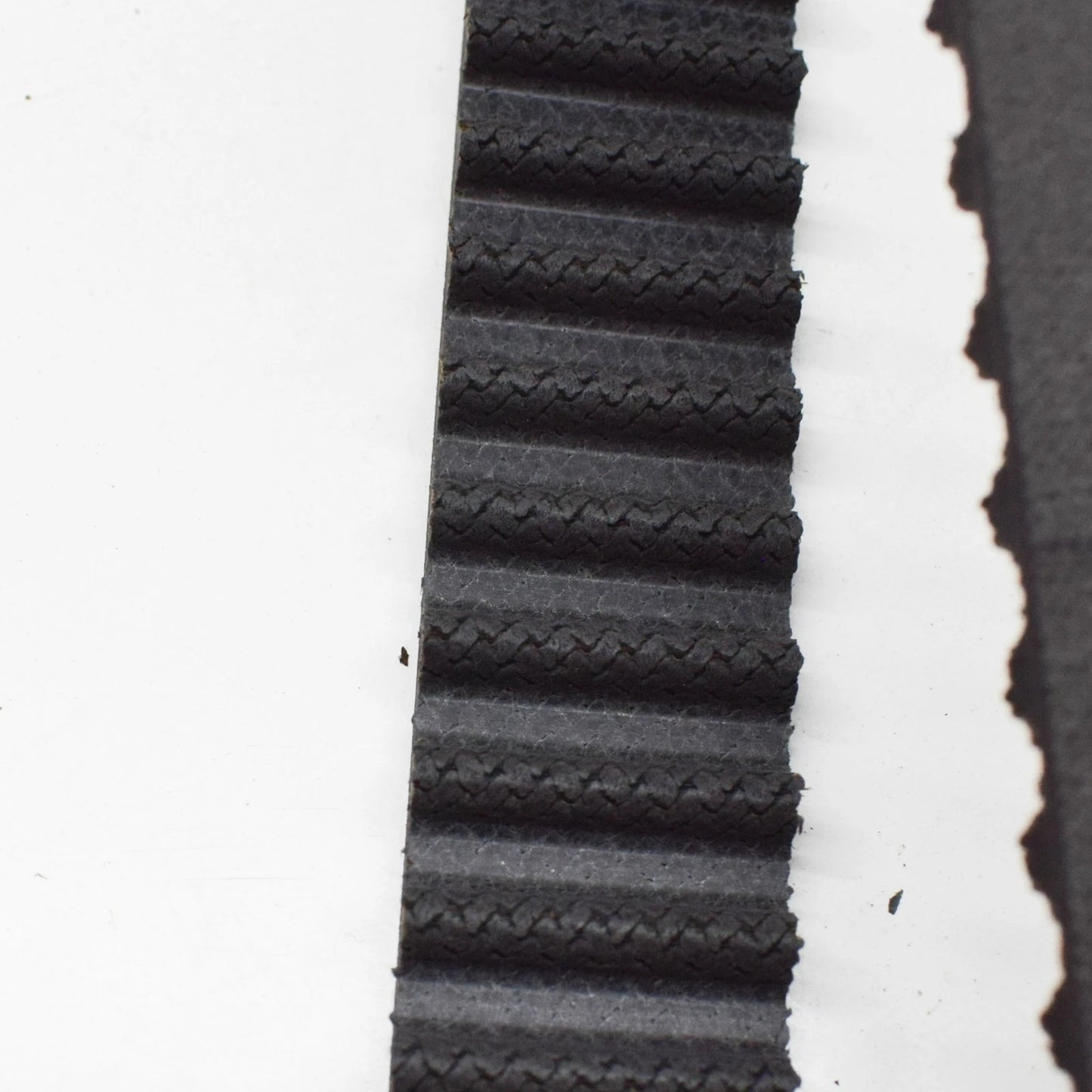 NEW AUDI A1 8X TIMING TOOTHED BELT 04L109119D